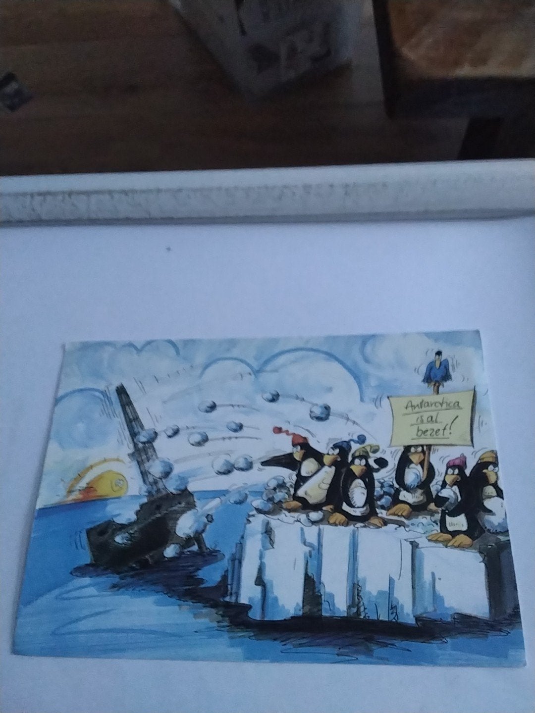 Grappige Greenpeace Ansichtkaart - Antarctica is al bezet!, Verzamelen, Ophalen of Verzenden, 1980 tot heden, Ongelopen