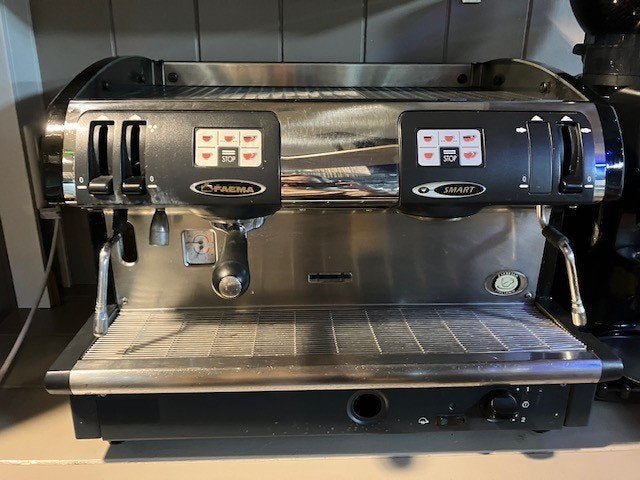 Koffiemachine Faema + bonenmaler Cunill, Witgoed en Apparatuur, Gebruikt, Koffiemachine, Koffiebonen, Ophalen