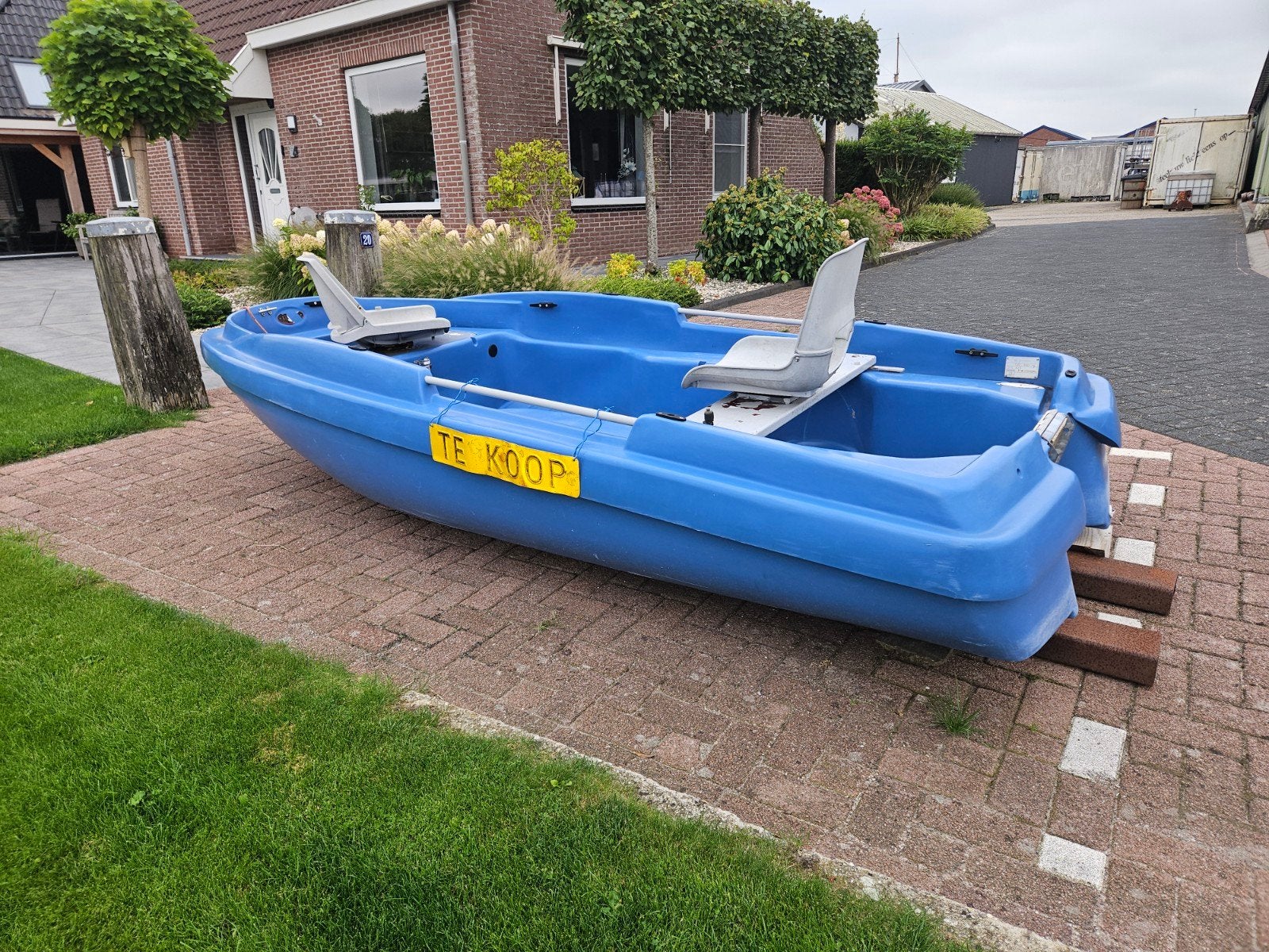 Foto 6 van Toerboot Visboot Jeanneau Cap 360 en een Suzuki 4 pk 4-takt
