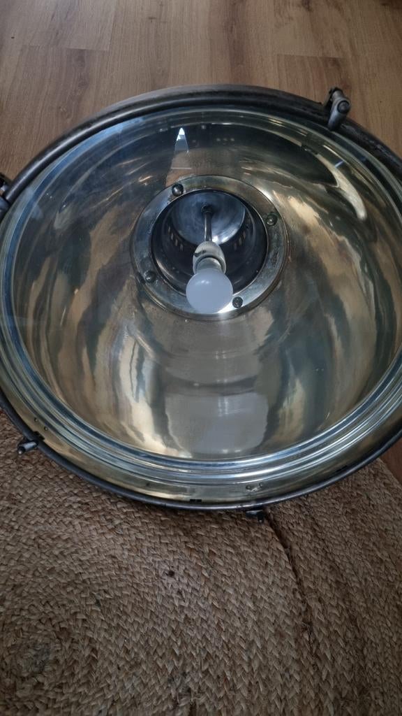 Grote industriële lamp, Ophalen