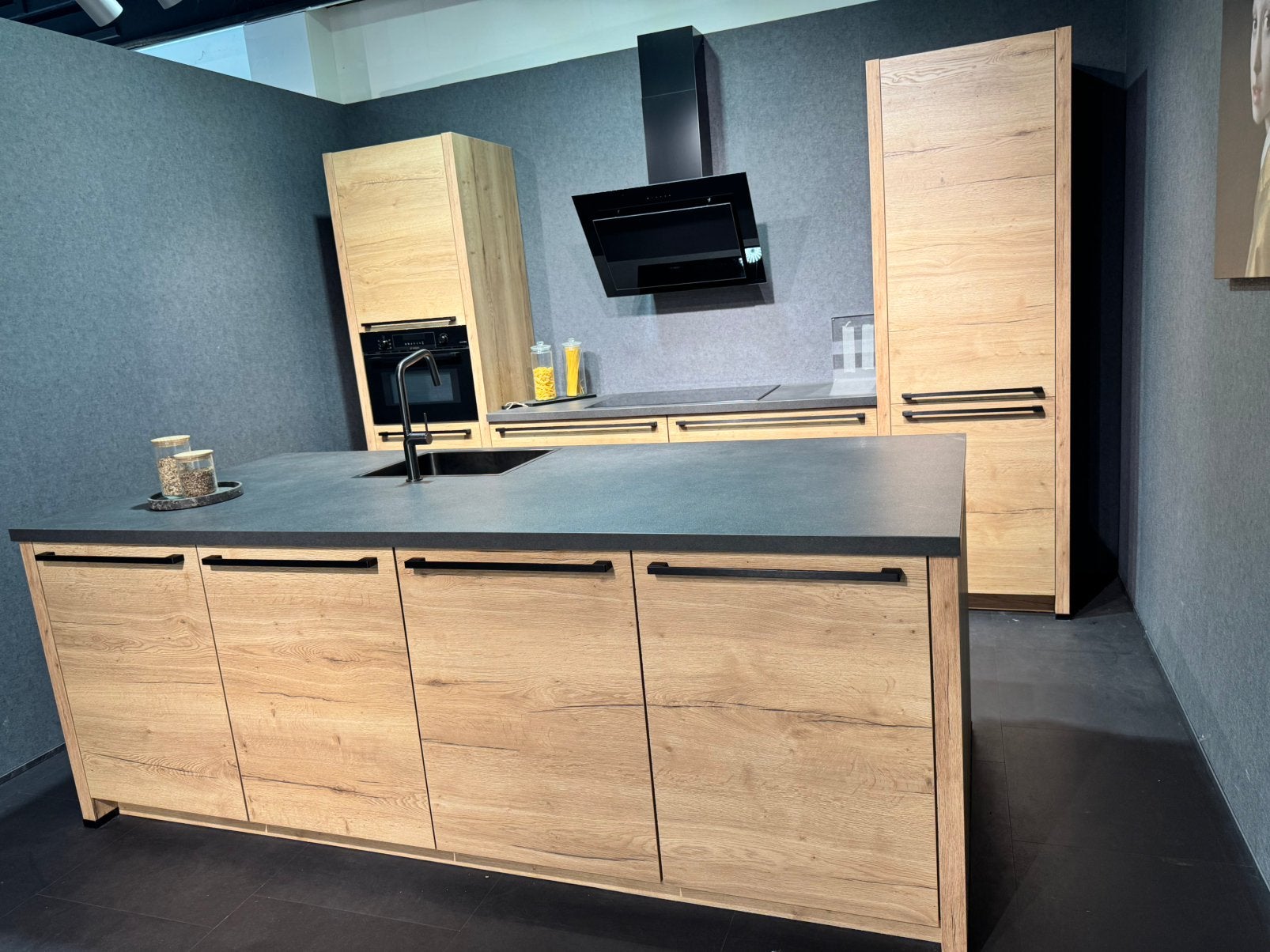 Showroom keuken, Huis en Inrichting, Keuken | Complete keukens, Ophalen, Zo goed als nieuw, Overige materialen, Overige typen