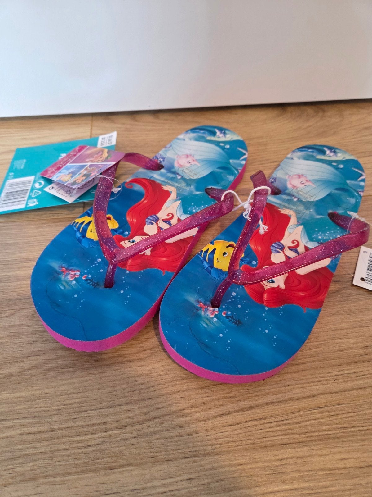 Teenslippers, maat 36/37. Nooit gedragen, Meisje, Overige typen, Nieuw, Ophalen of Verzenden