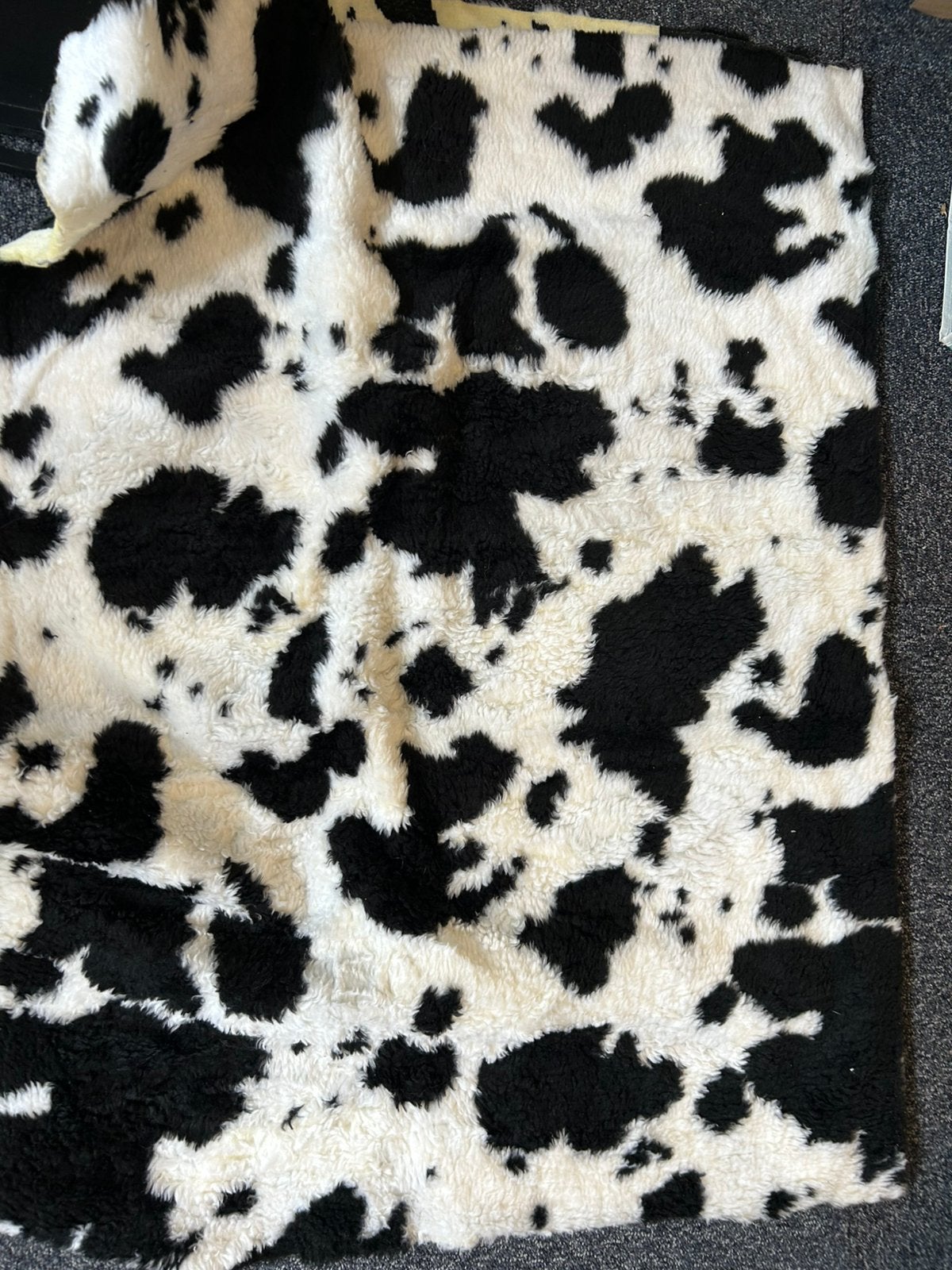 Koeienprint stof teddy bont, Hobby en Vrije tijd, Stoffen en Lappen, 120 cm of meer, Nieuw, Ophalen of Verzenden, Katoen