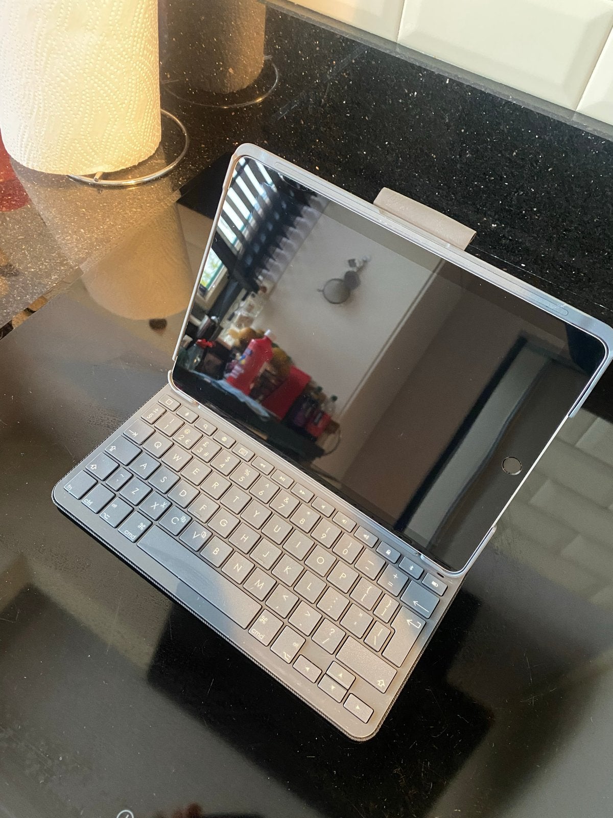 iPad 6e generatie 32GB met Logitech Slim Folio toetsenbord, Ophalen of Verzenden, Zo goed als nieuw, Apple iPad, 32 GB