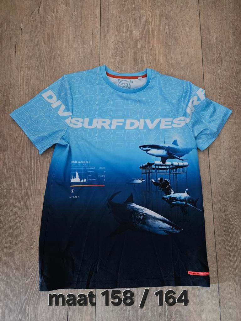 Shirt blauw met haaien maat 158 / 164, Ophalen of Verzenden, Zo goed als nieuw, Jongen