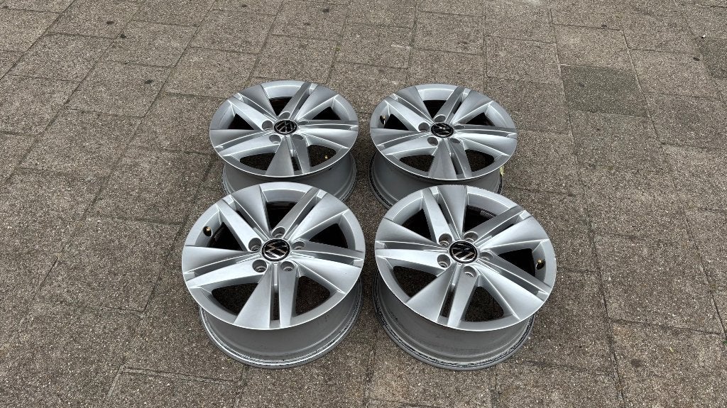 Originele 16 inch aluminium Volkswagen velgen, Auto-onderdelen, Banden en Velgen, Ophalen, Velg(en), 16 inch, Nieuw
