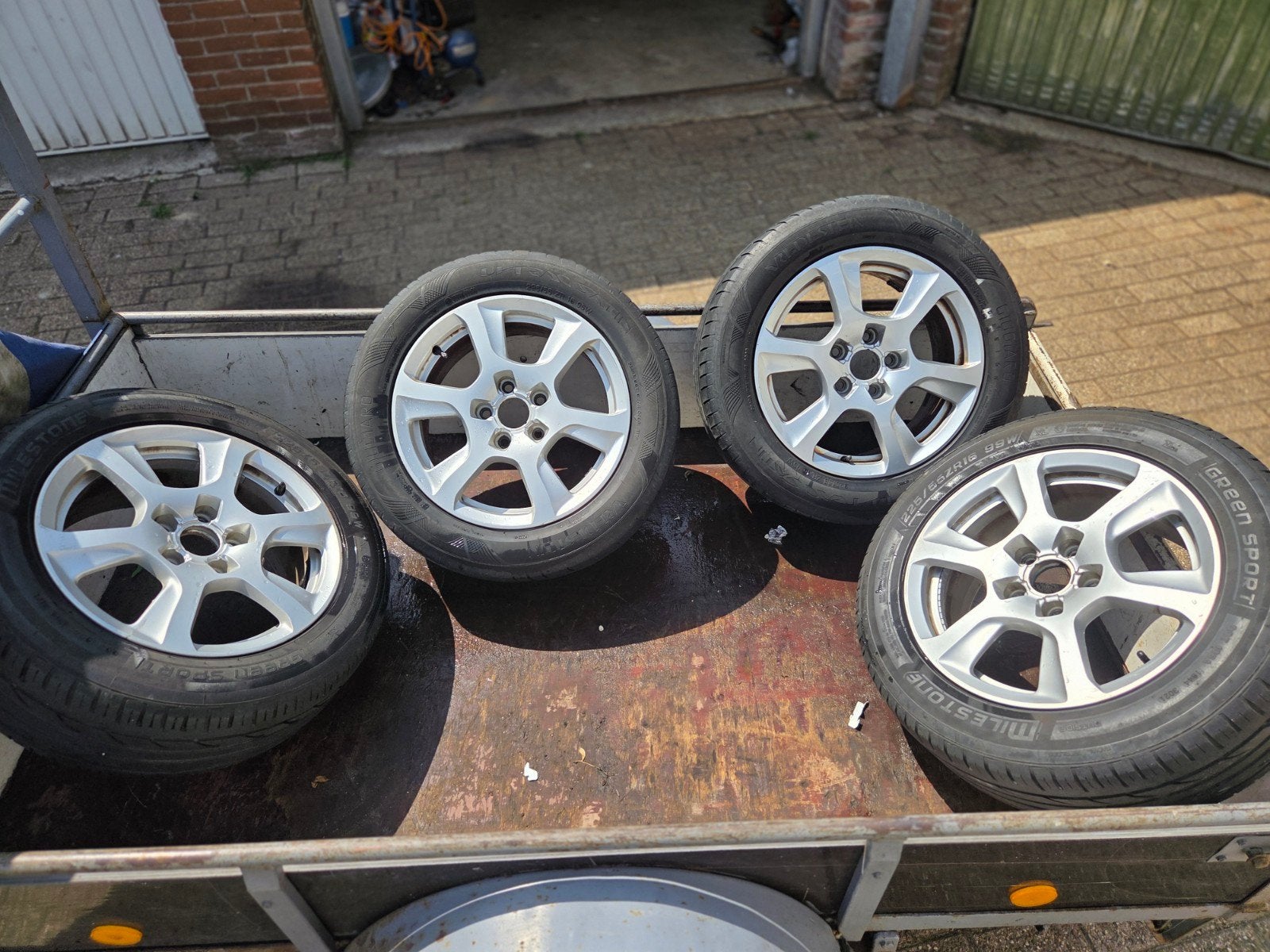4x Audi velgen met banden 225/55 R16, Ophalen