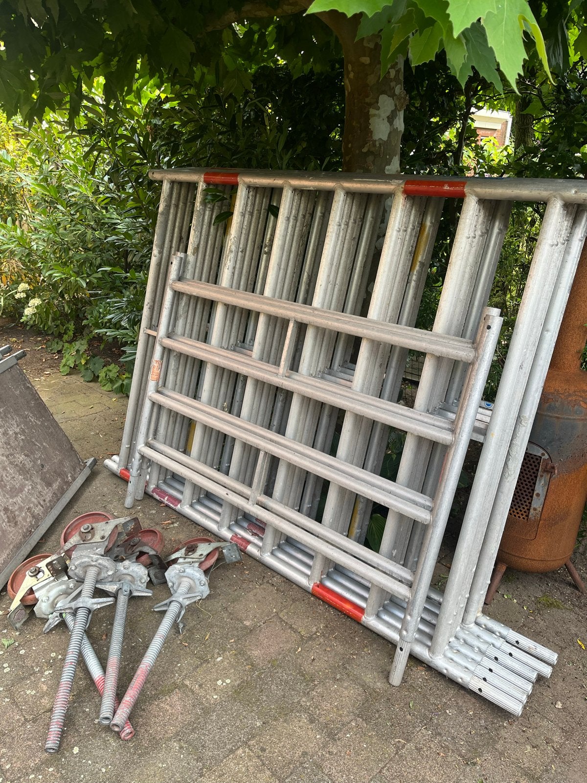Complete rolsteiger met luik en wielen, Doe-het-zelf en Verbouw, Steigers, Ophalen, Gebruikt, Rolsteiger of Kamersteiger, 2 tot 5 meter