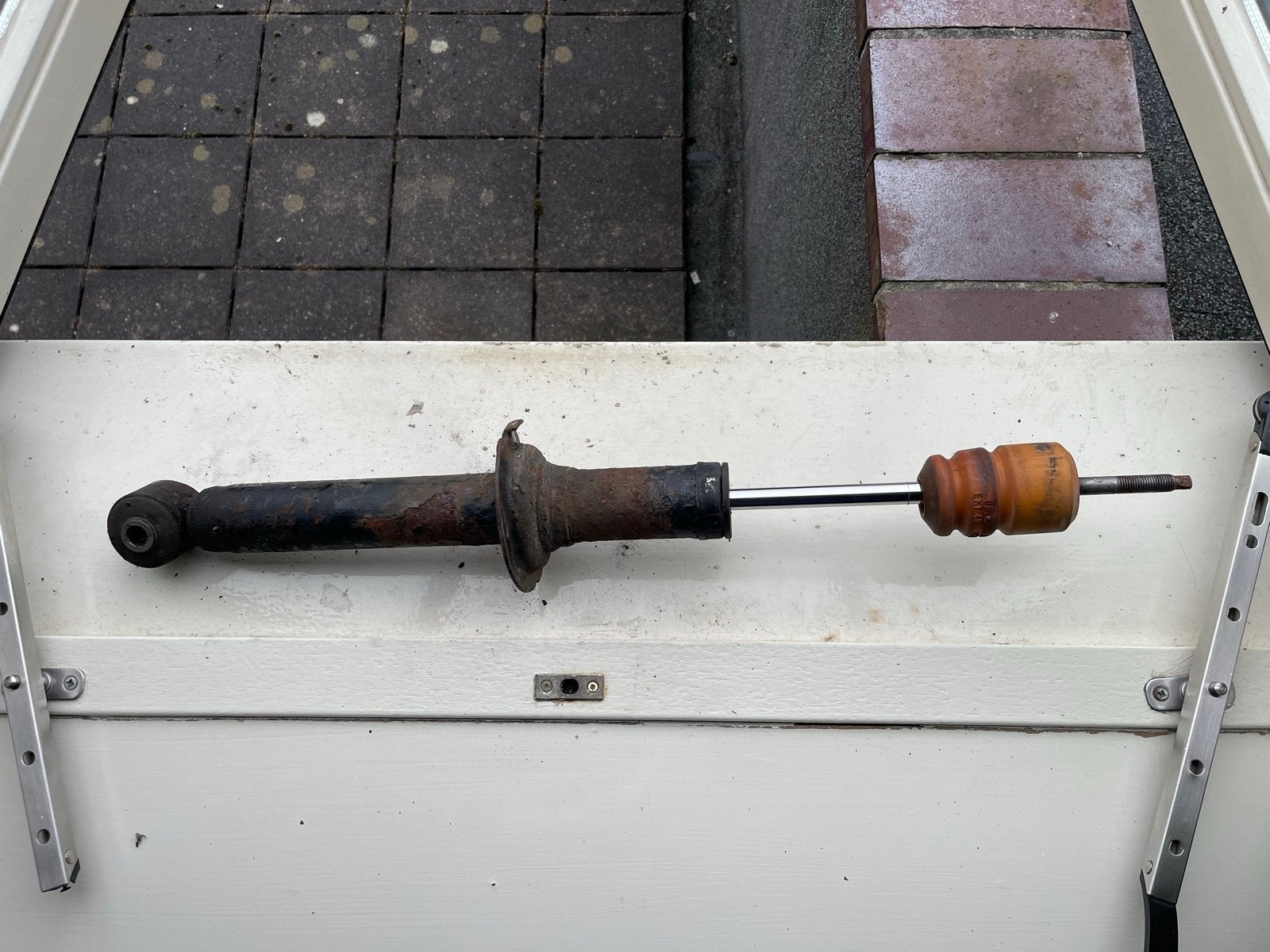 Volvo V40 / S40 Achter Schokdemper (30623886) Gebruikt, Ophalen of Verzenden, Gebruikt, Volvo