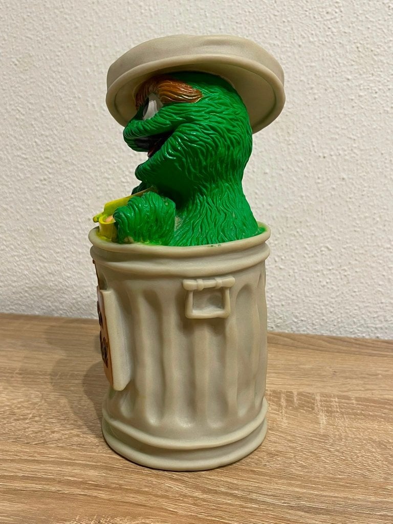 Oscar the Grouch Sesamstraat Spaarpot Enesco Vintage, Enesco Toy, Kunststof, Ophalen of Verzenden, Zo goed als nieuw