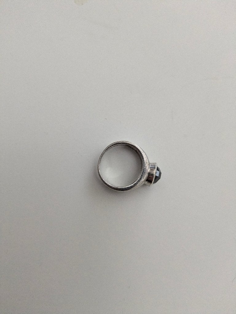 Zilveren Zinzi ring met zwarte steen maat 16, Gebruikt, Ophalen of Verzenden, Kleiner dan 17, Dame