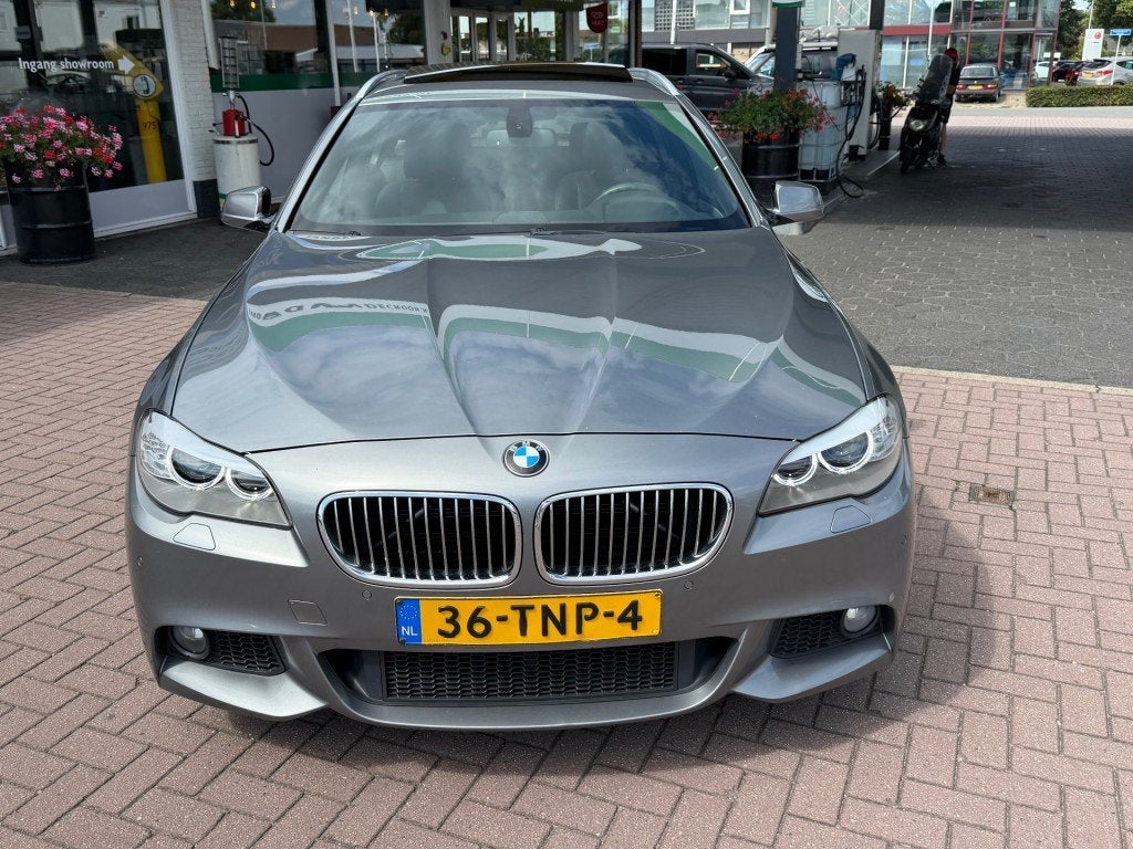 Bmw 5-SERIE 528i High Exe M-Sport NL-auto BOMVOL #WOWFACTOR, Auto's, BMW, Automaat, Euro 5, Achterwielaandrijving, Gebruikt