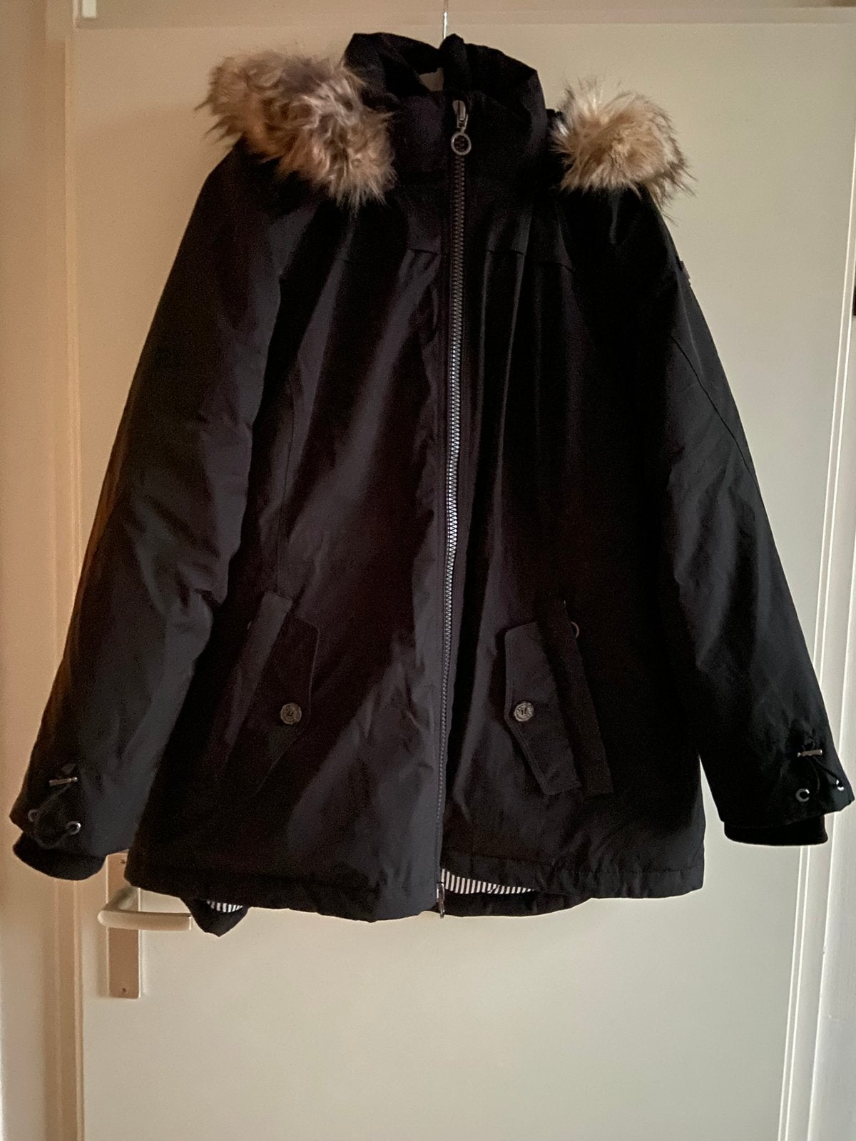 Dames Winter Jas met afneembare Capuchon, Ophalen of Verzenden, Zo goed als nieuw, Maat 46/48 (XL) of groter, Zwart