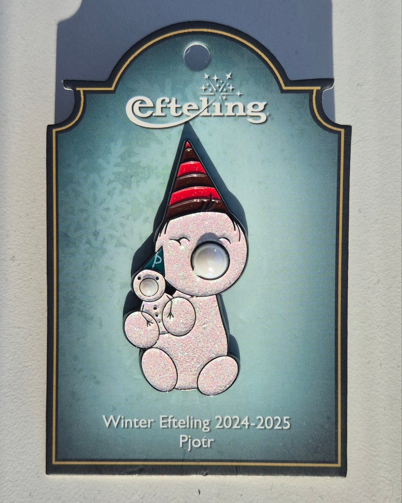 Efteling Winter Pjotr Pin 2024-2025, Verzamelen, Verzenden, Nieuw, Button of Speldje