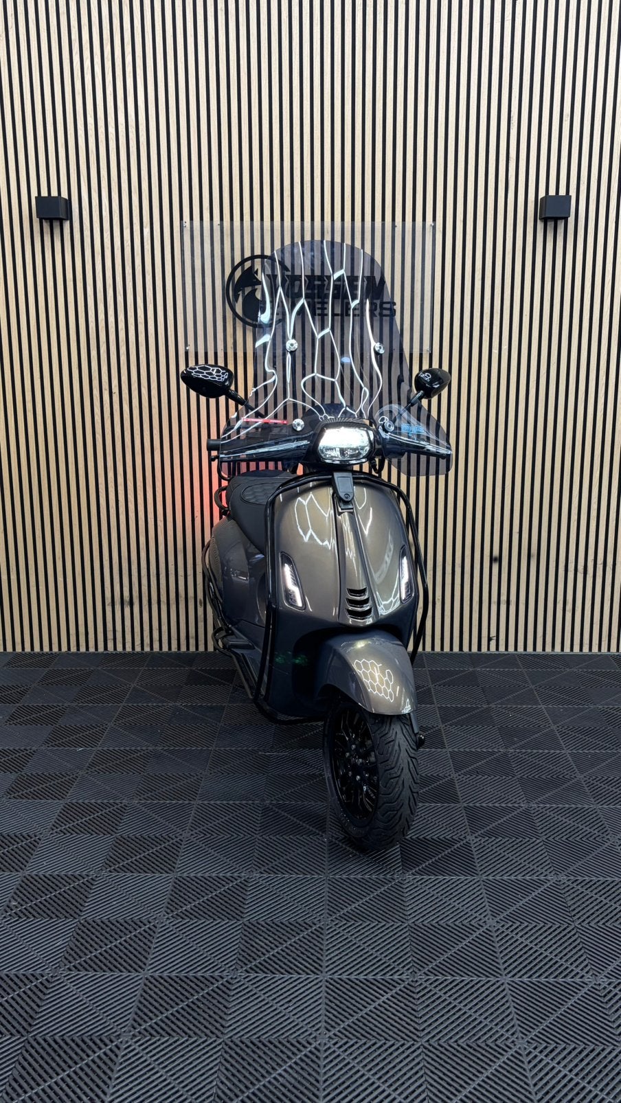 Vespa Sprint | Champagne Quartz | 2020 | 7300KM |Full option