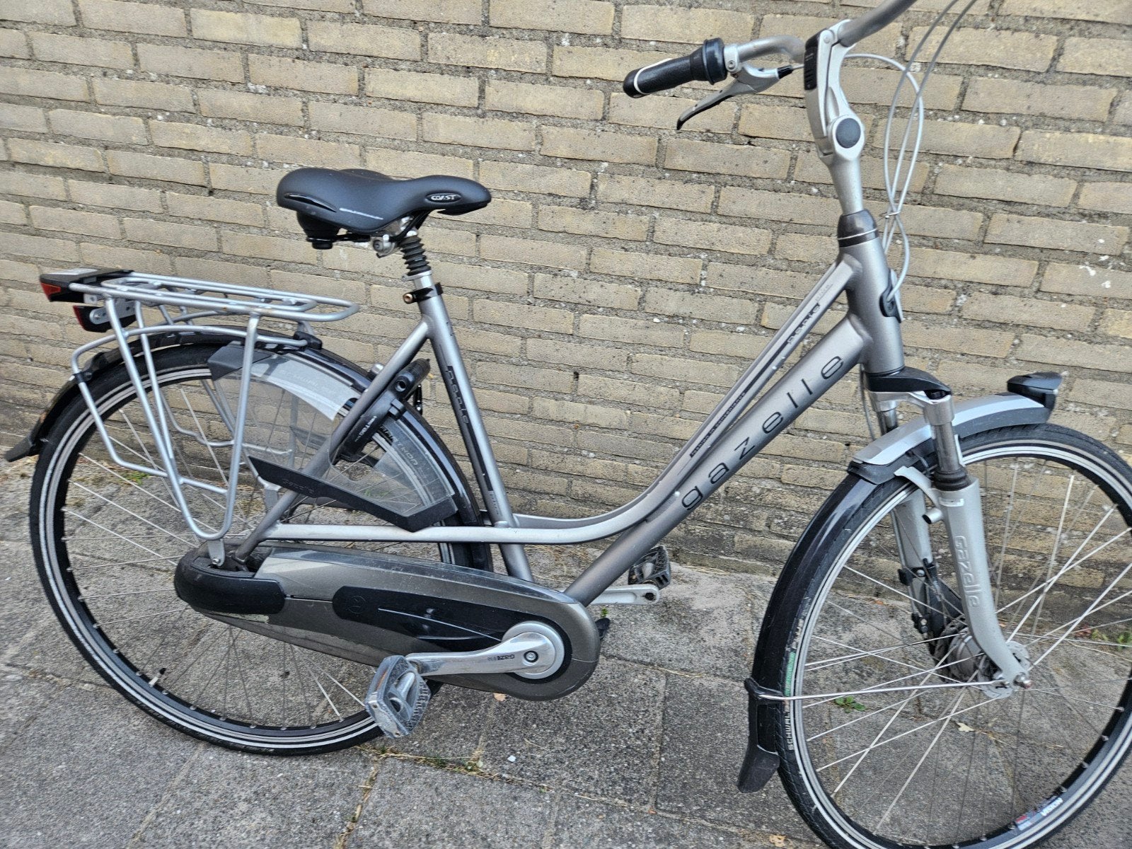 zeer nette gazelle fietsen, Ophalen, Zo goed als nieuw, Accu, Achterlicht