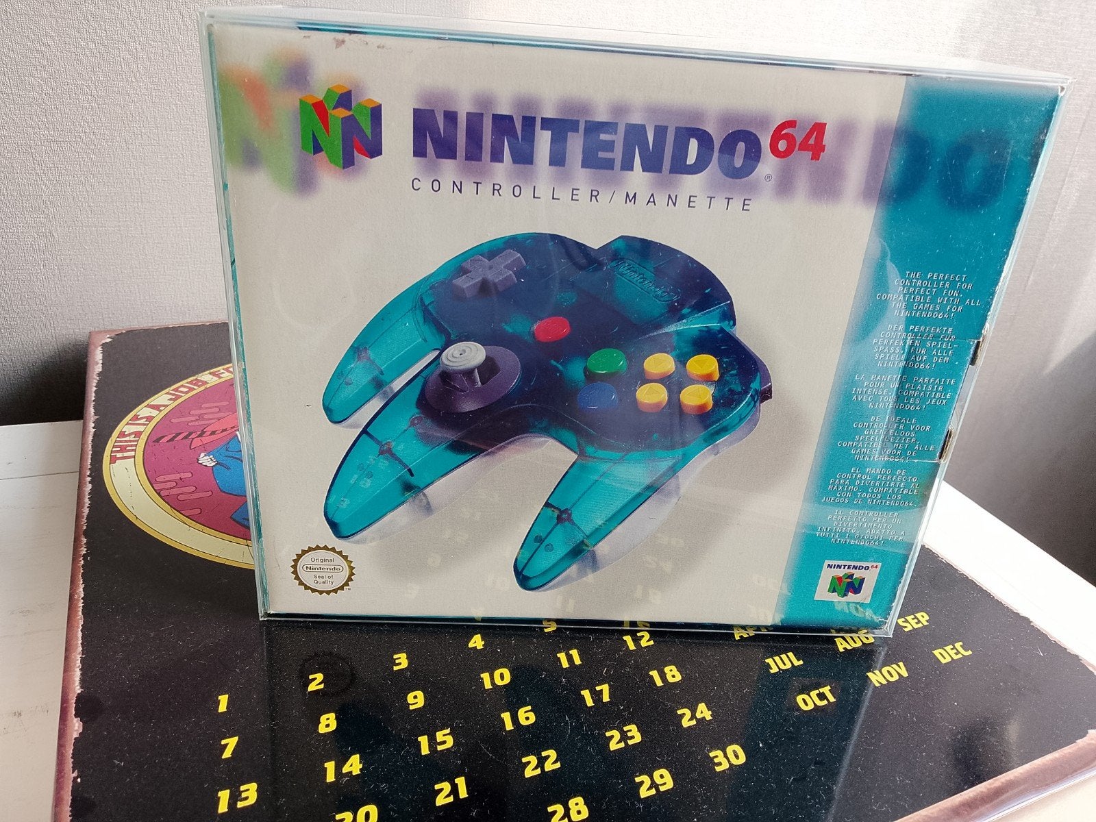 Clear Blue Nintendo 64 controller boxed, Spelcomputers en Games, Ophalen of Verzenden, Zo goed als nieuw, Met 1 controller