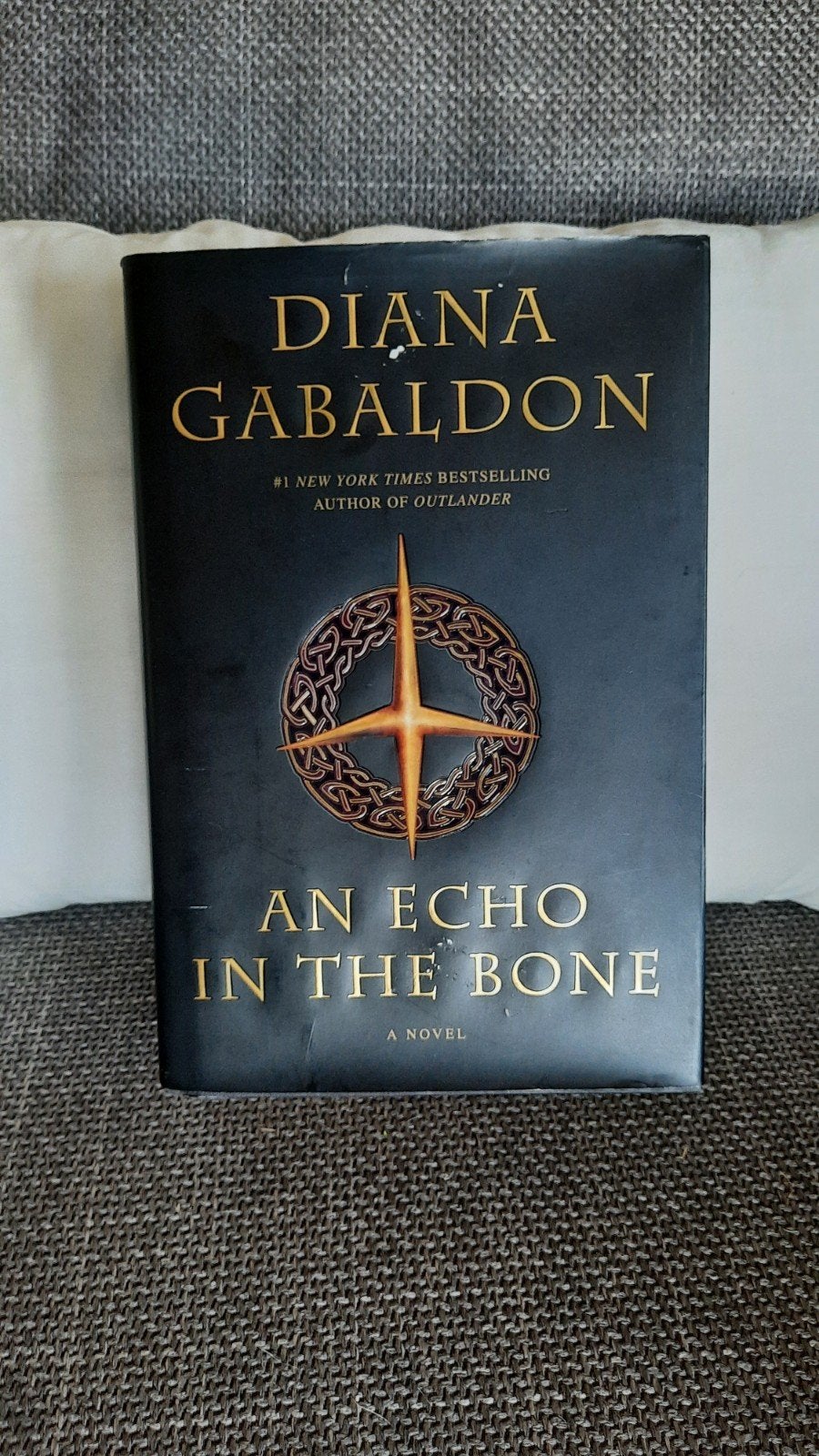 An Echo in the Bone - Diana Gabaldon 1st ed.(Hardcover), Boeken, Ophalen of Verzenden, Gelezen, Diana Gabaldon, Amerika