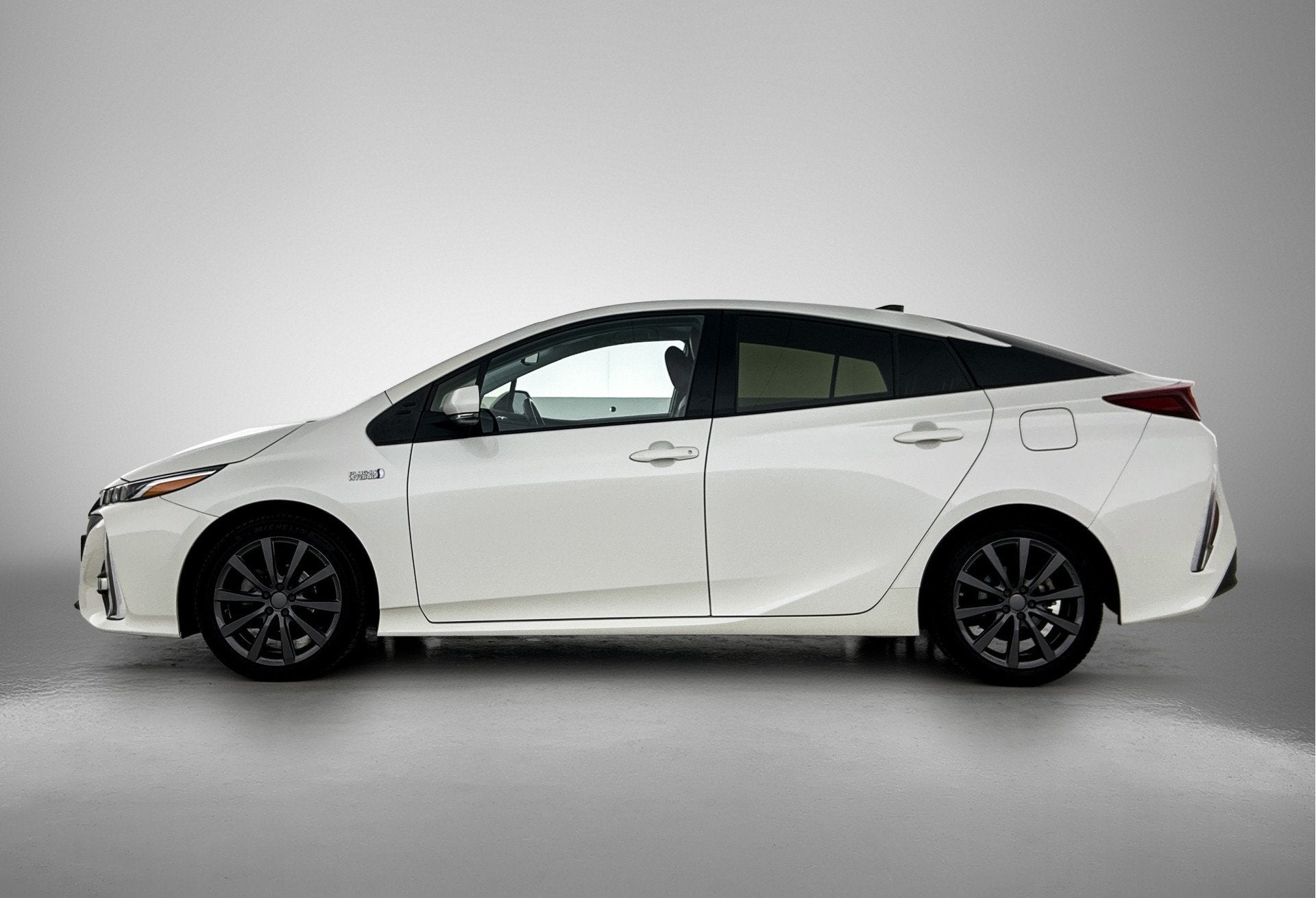 Toyota Prius 1.8 Plug-in Business Plus | Premium uitgevoerd, Auto's, Toyota, Stof, Gebruikt, 4 cilinders, 1505 kg