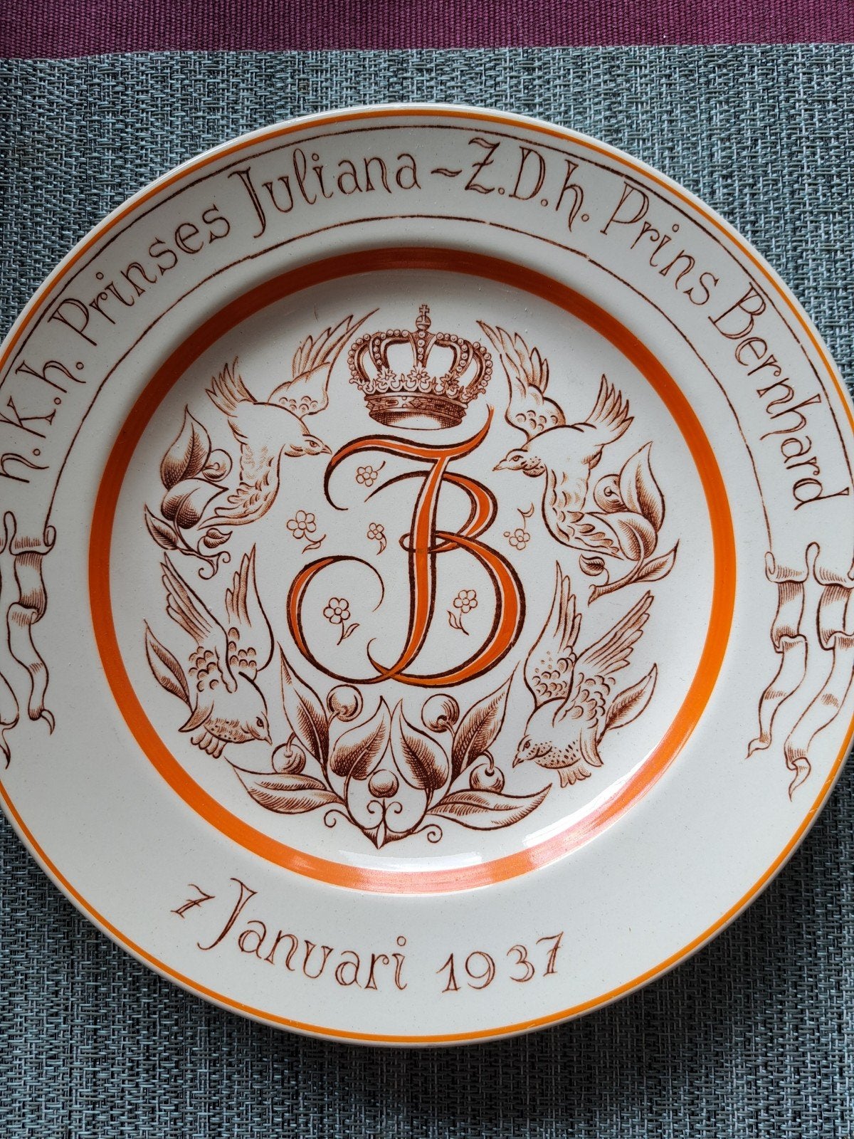Huwelijksbord Juliana & Bernhard 1937 - Petrus Regout, Antiek en Kunst, Ophalen