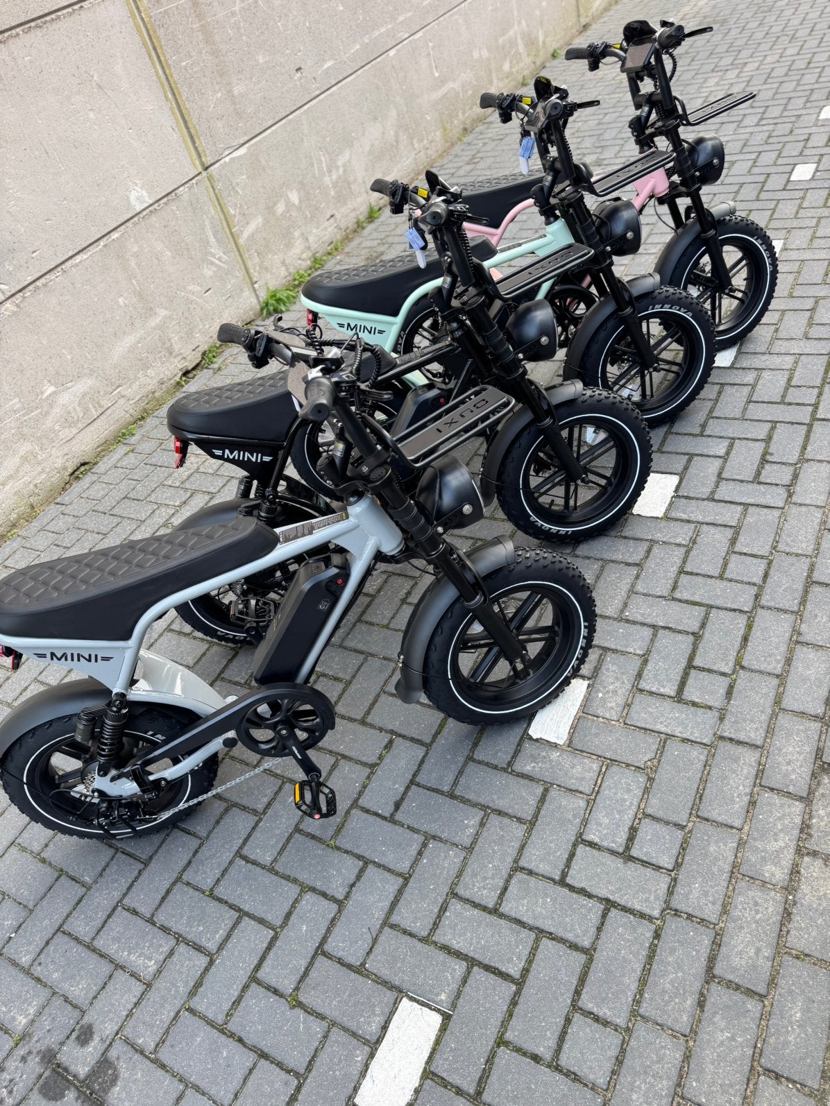 V8 ultra mini fatbike - dieverse kleuren | roze - zwart