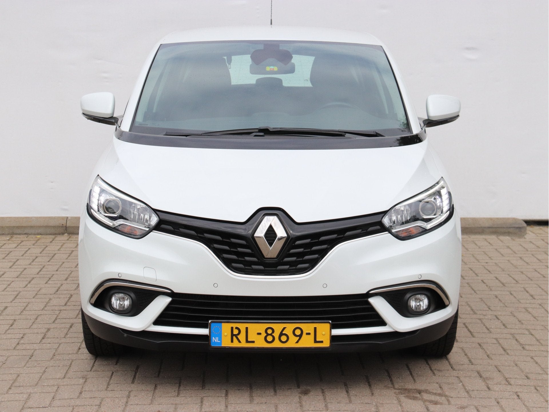Renault Scénic 1.2 TCe Zen AIRCO / NAVI / PDC / TREKHAAK, Voorwielaandrijving, Stof, Gebruikt, Euro 6