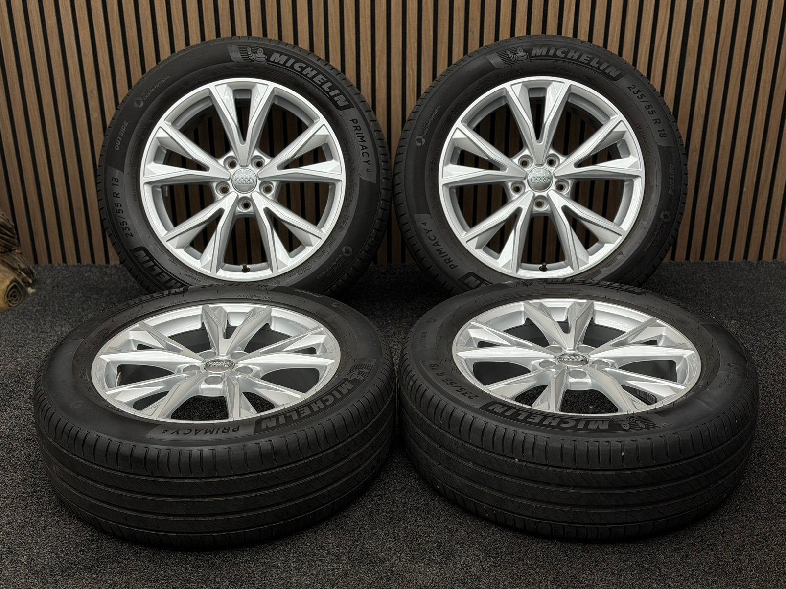 Originele 18 inch Audi Q3 83A 5x112 ET43 Michelin 235/55/18, Auto-onderdelen, Ophalen, 18 inch, ., Banden en Velgen