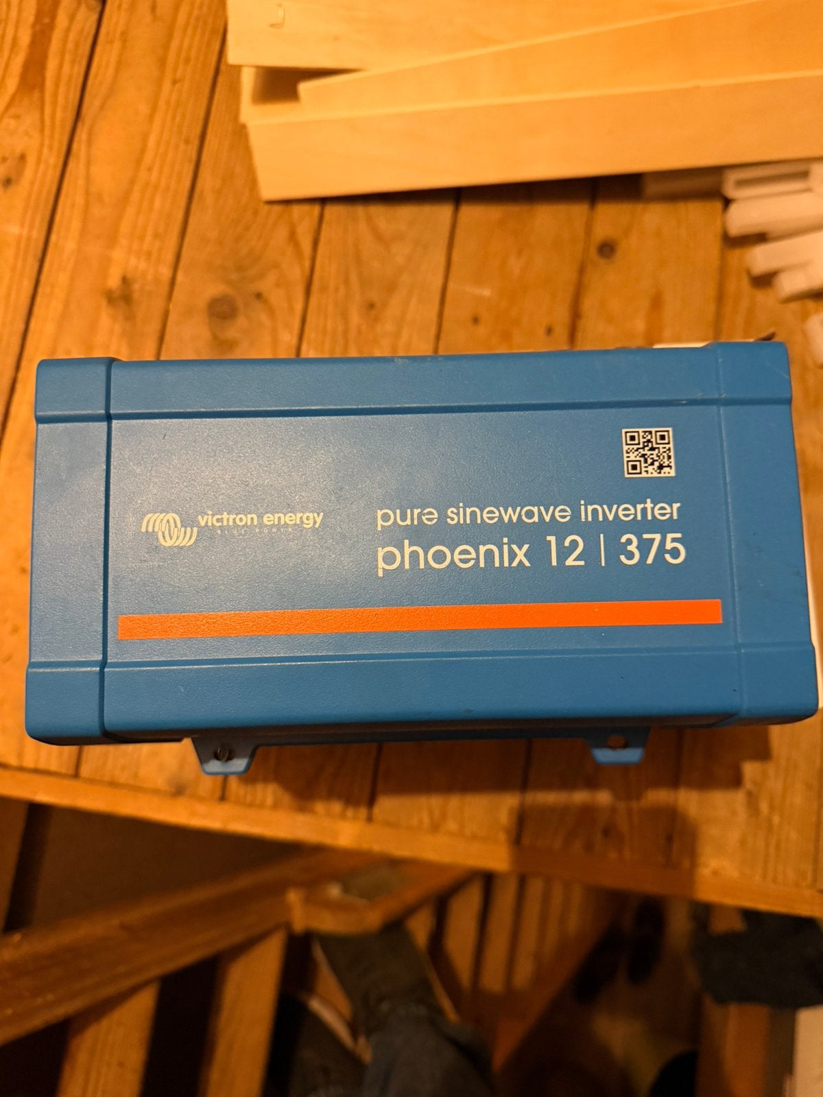 Victron Phoenix omvormer 12V – 375W / 230V, Caravans en Kamperen, Verzenden, Zo goed als nieuw