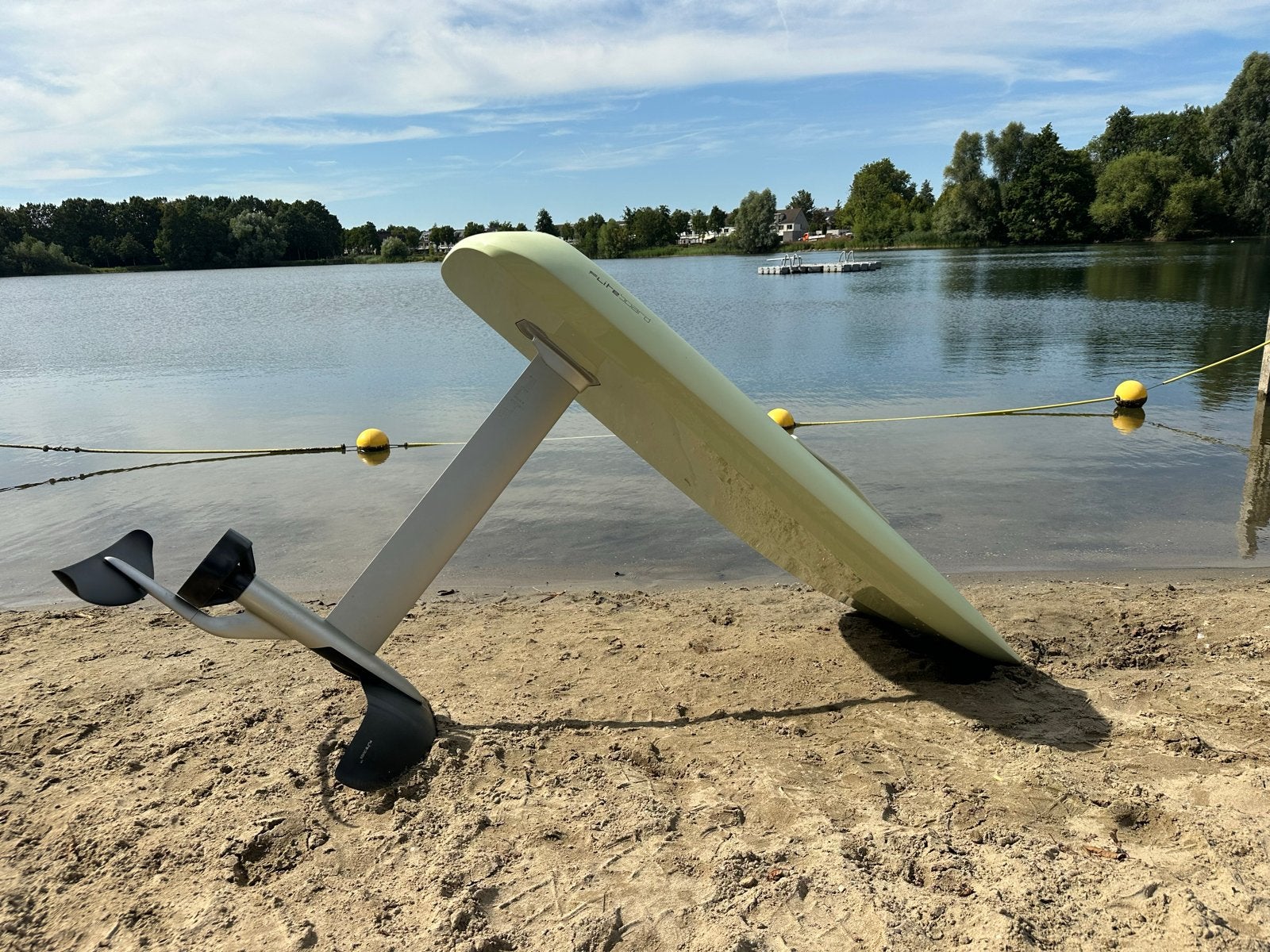 Complete Fliteboard eFoil 100L incl. Grote accu, Ophalen of Verzenden, Zo goed als nieuw, Overige typen, Met vinnen
