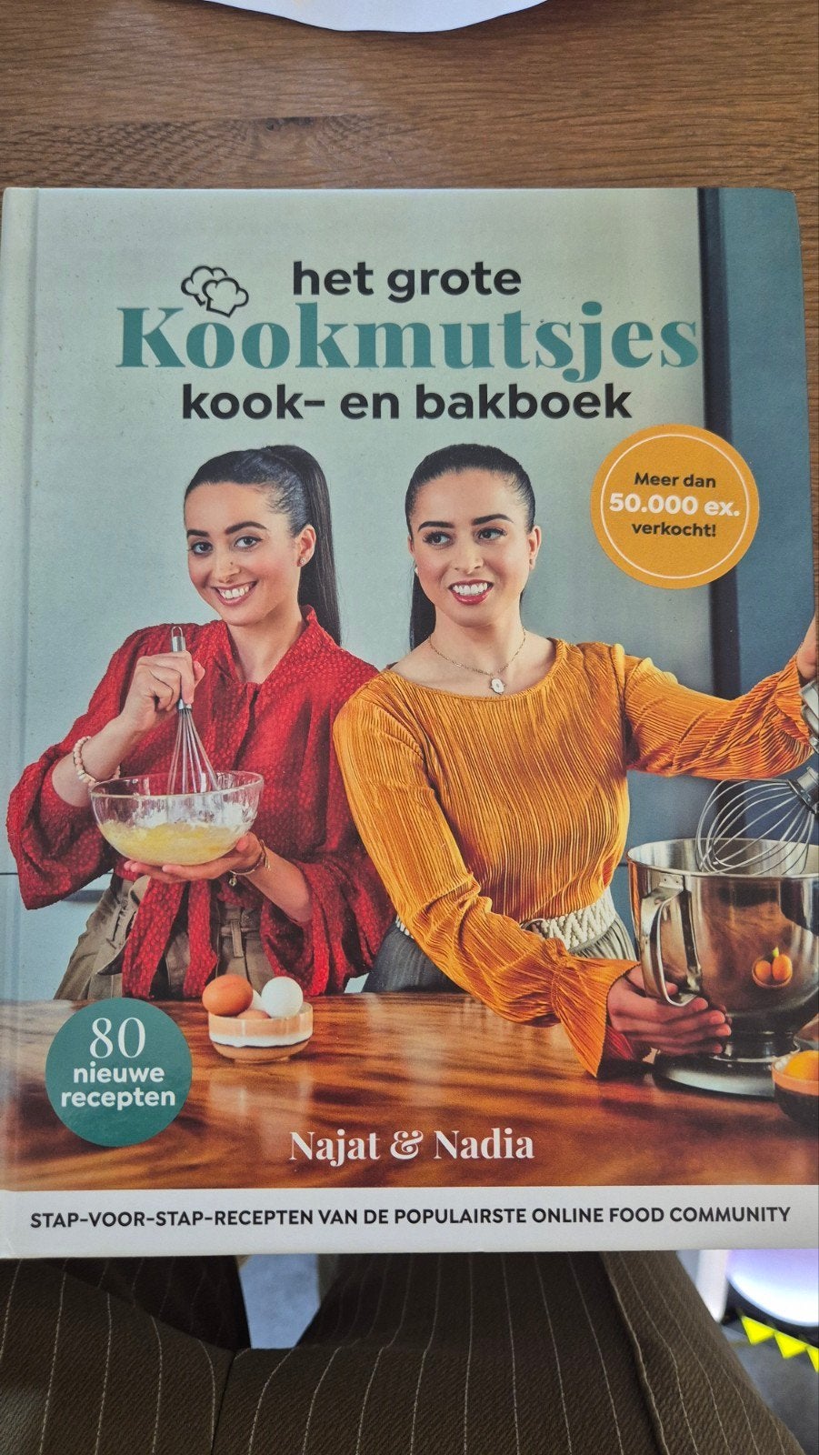 Het Grote Kookmutsjes Kook- en Bakboek - Najat & Nadia, Hoofdgerechten, Ophalen of Verzenden, Zo goed als nieuw, Najat & Nadia