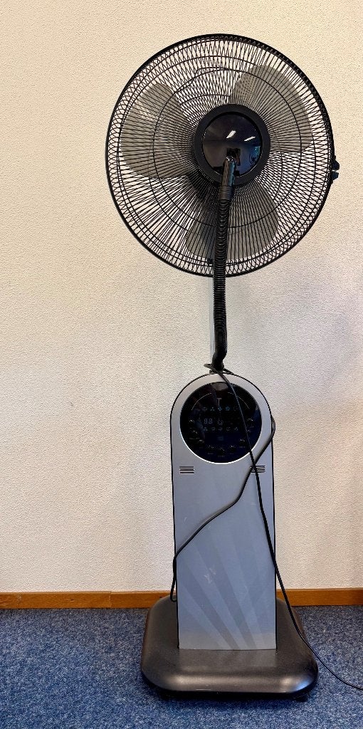 2 staande ventilatoren met nevelslang – samen of per stuk, Ophalen, Gebruikt, Madeira Hornbach, Bornheim