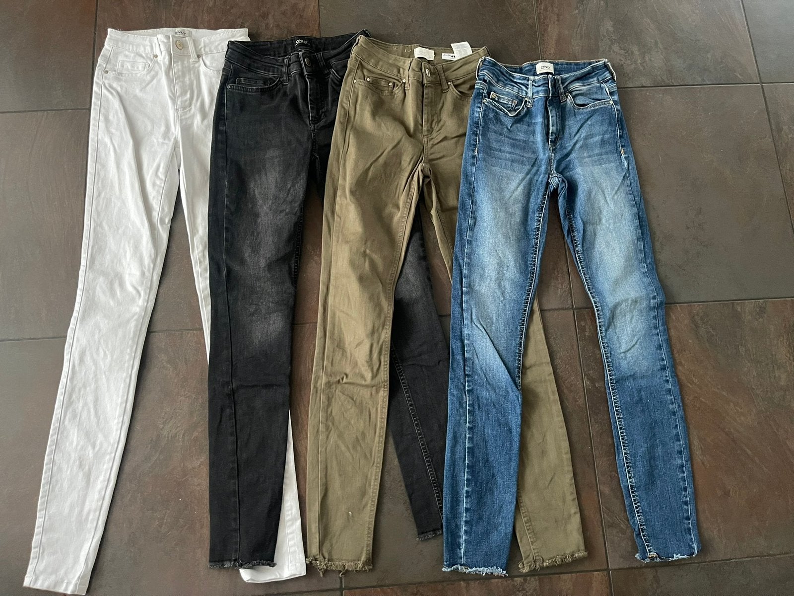 Pakket only broeken maat XS, Kleding | Dames, Ophalen of Verzenden, Zo goed als nieuw, Maat 34 (XS) of kleiner