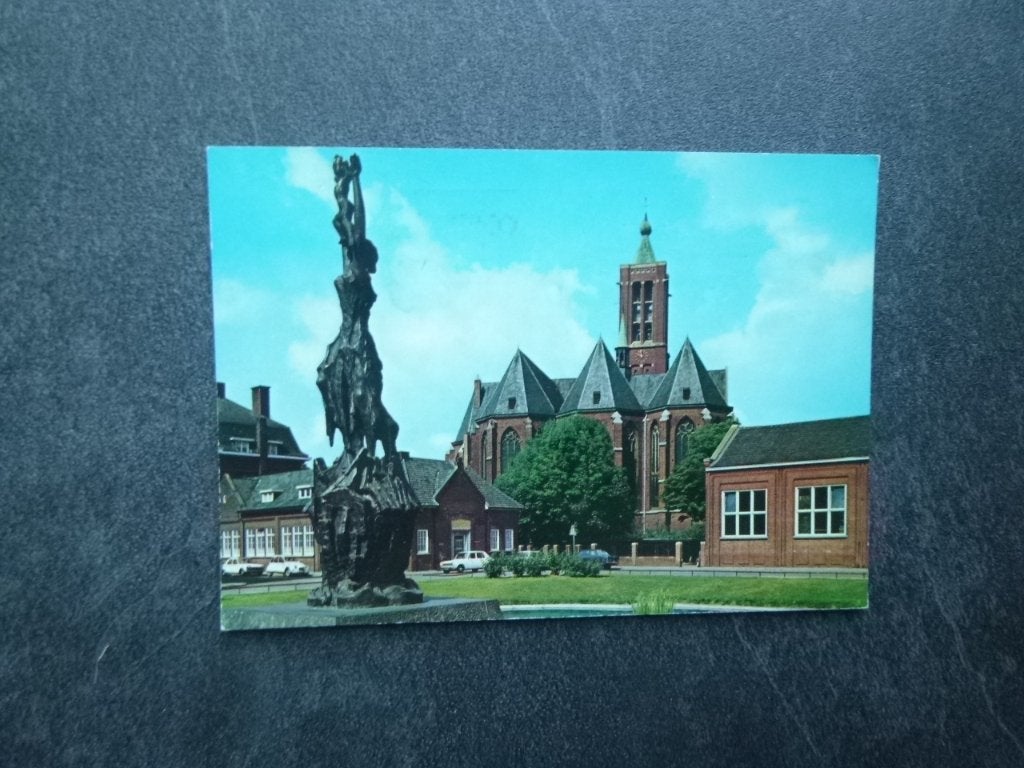 Venlo, st. Martinus kerk, voorgrond bevrijdingsmonument 1979, Verzenden, 1960 tot 1980, Gelopen, Limburg