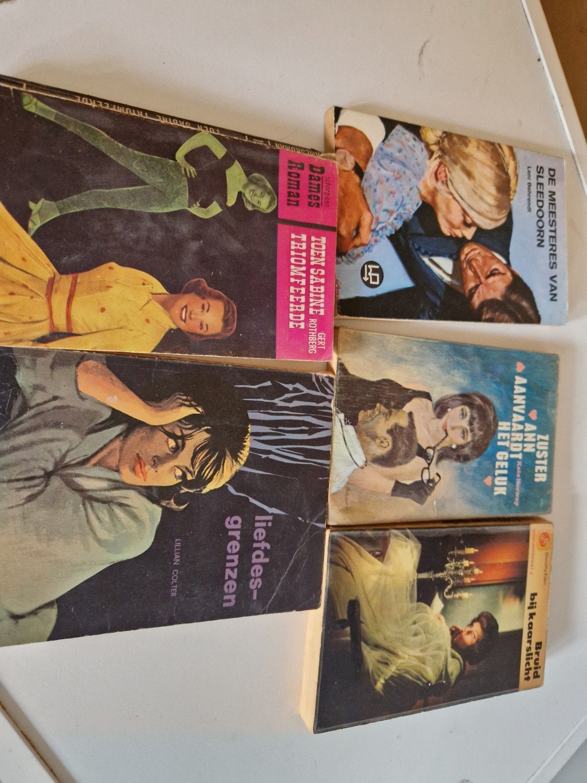 Vintage Damesromans / Liefdesromans - Diverse Titels, Ophalen of Verzenden, Gelezen, Diverse auteurs, Nederland