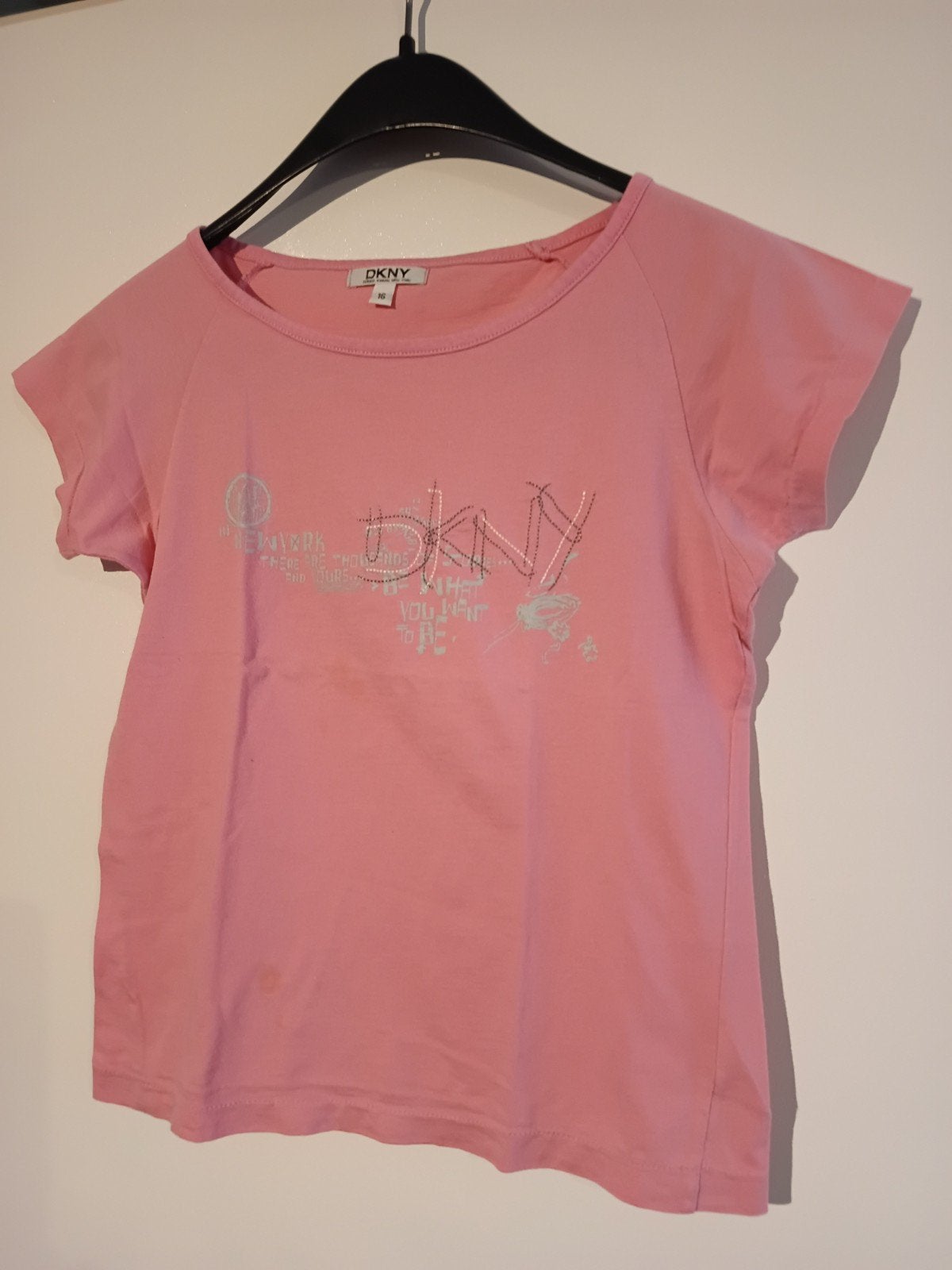 DKNY roze T-shirt met korte mouwen, Kleding | Dames, DKNY, Ophalen of Verzenden, Zo goed als nieuw, Korte mouw