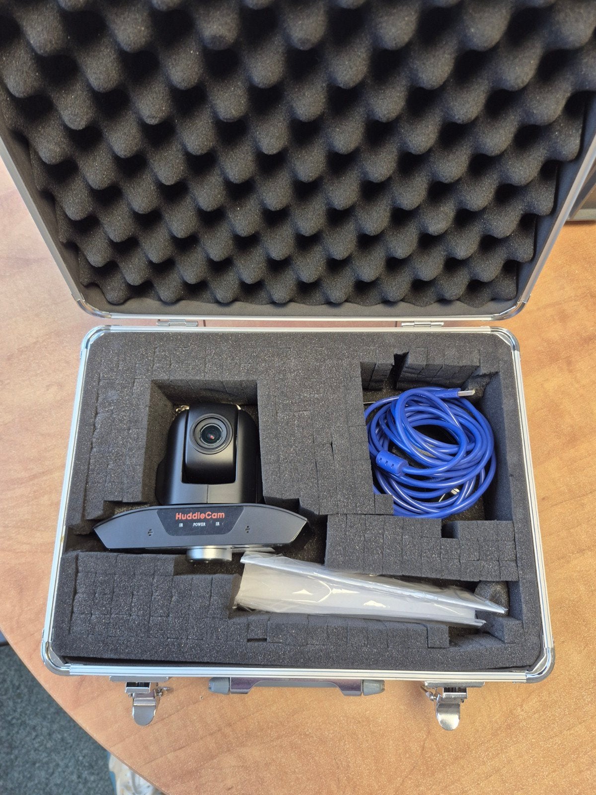 HuddleCam in nette doos met bedrading, Computers en Software, Ophalen, Zo goed als nieuw, Zoomfunctie, HuddleCam