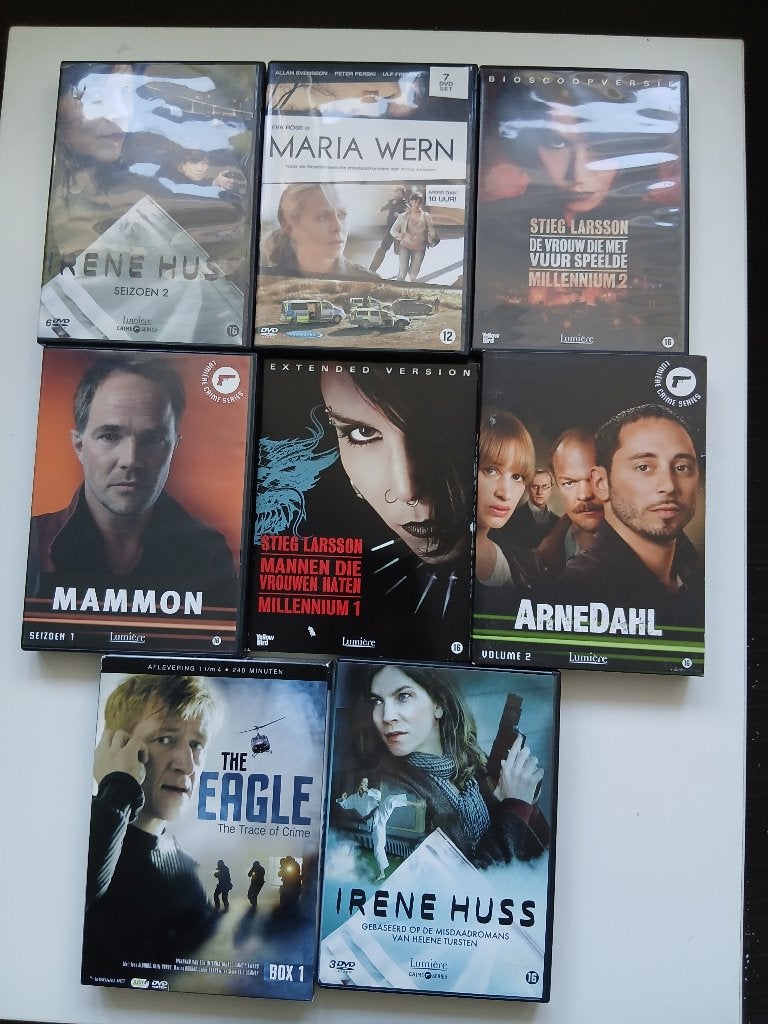 043 Spannende verzameling 8 boxen Scandinavische detectives, Engels, Verzenden, Nederlands, Zo goed als nieuw