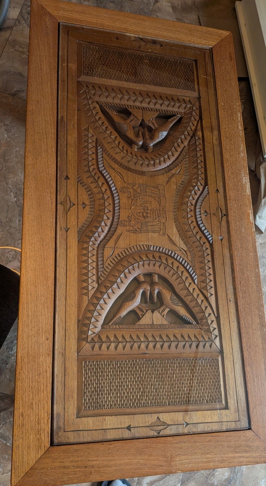 Surinaamse handgesneden houten tafel met glasplaat, Ophalen