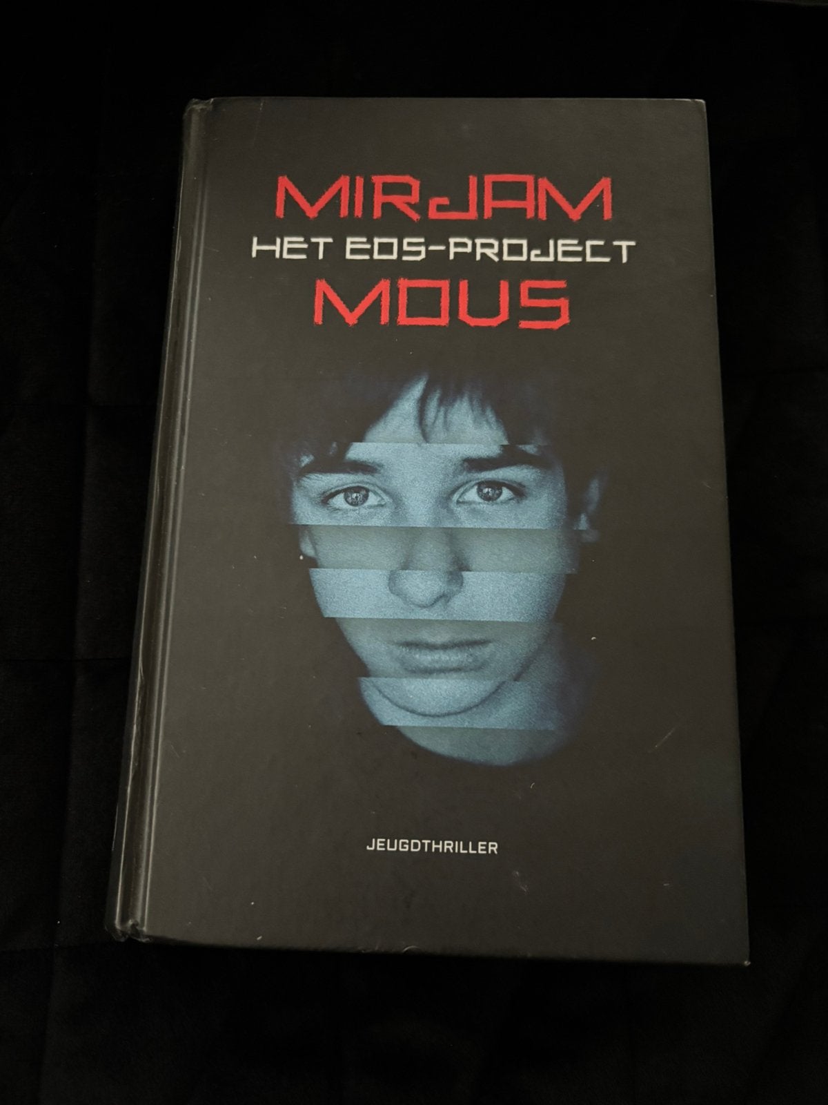 Boek Mirjam Mous - Het EOS Project Jeugdthriller YA, Boeken, Ophalen of Verzenden, Zo goed als nieuw, Mirjam Mous, Fictie