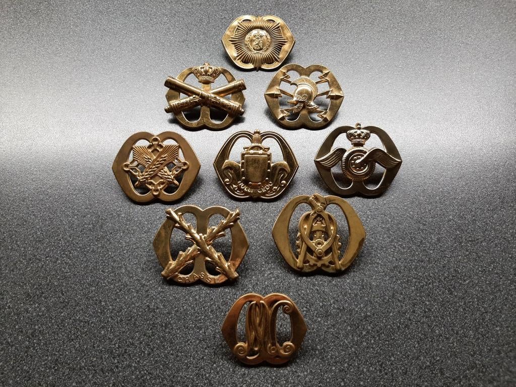 Baretemblemen   -  divers  KL  /  NEDERLAND., Verzamelen, Ophalen of Verzenden, Landmacht, Nederland, Embleem of Badge