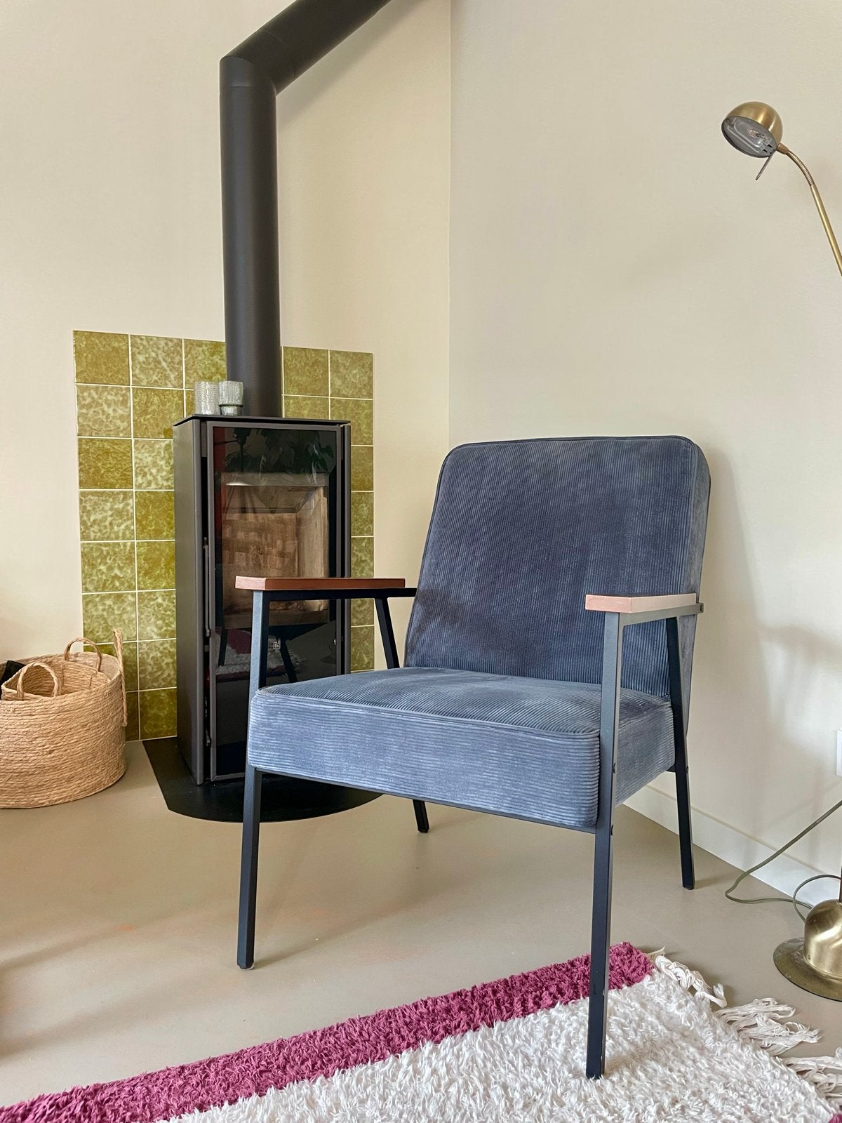 Woood sally fauteuil met fluele ribstof, Ophalen, Gebruikt, Blauw, Eén