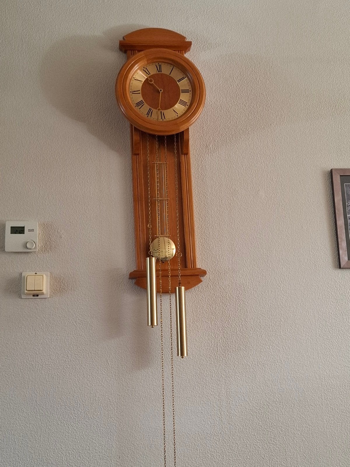 Oude antieke houten klok., Ophalen, Gebruikt, Analoog, Wandklok