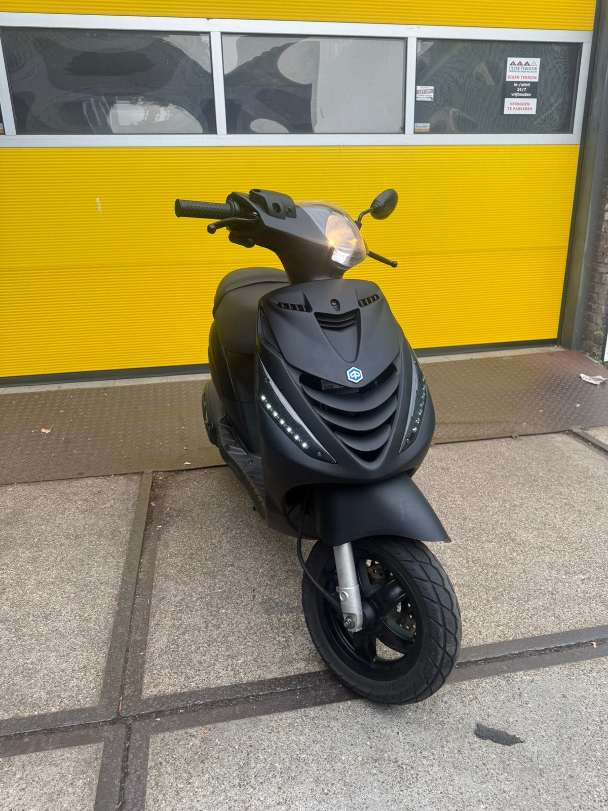 Piaggio Zip iGet 2018 snorscooter Groot Onderhoud gehad, Fietsen en Brommers, Scooters | Piaggio, Ophalen, Gebruikt, Zip, Benzine
