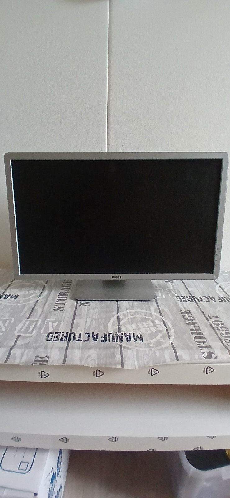 22inch monitor Dell., Computers en Software, Ophalen, Gebruikt, In hoogte verstelbaar, Dell