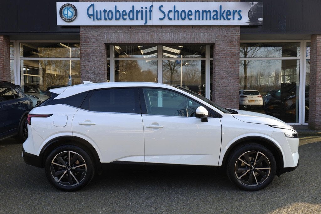 Nissan Qashqai 1.3 MHEV Tekna PANO TREKHAAK CARPLAY HUD 19"L, Voorwielaandrijving, 1304 kg, Gebruikt, 4 cilinders