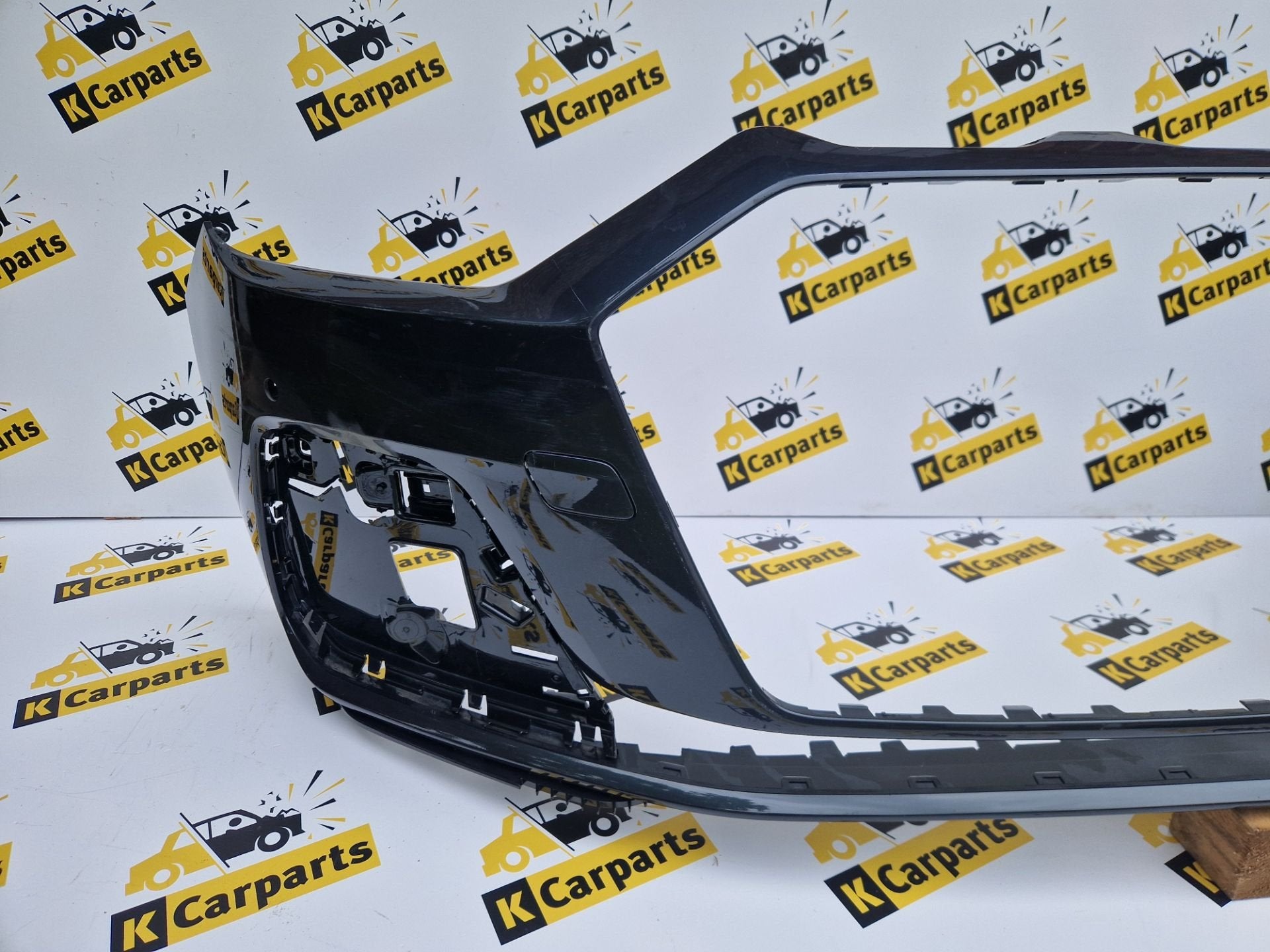 Voorbumper Audi A1 82A S-Line Origineel Bumper 82A807437, Auto-onderdelen, Gebruikt, Voor, AUDI AG, Auto-Union-Strasse 1
85045  Ingolstadt, DE