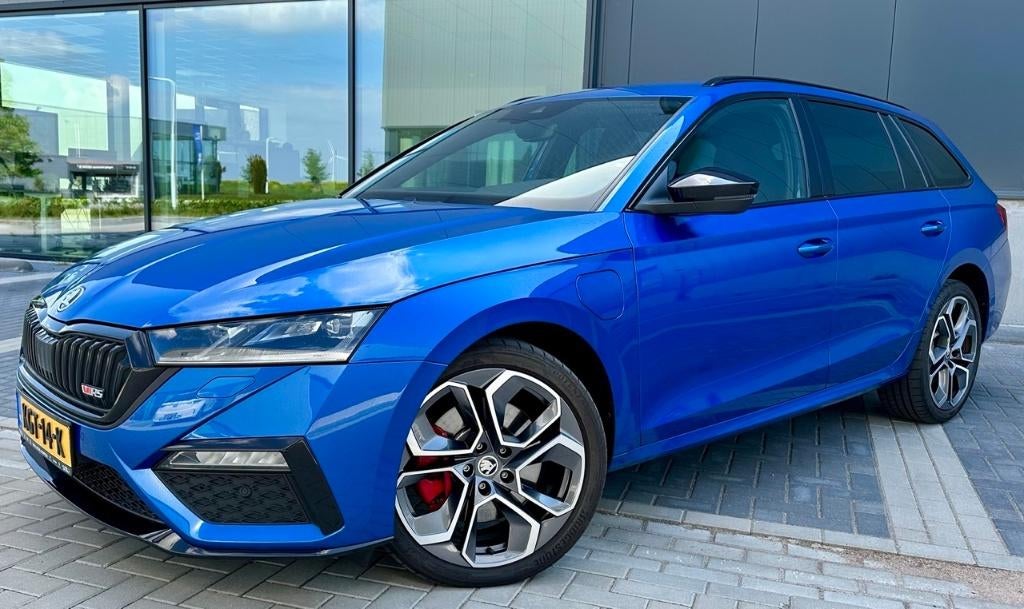 Skoda Octavia 1.4 TSI iV RS 2022 *Elek trekhaak* *Btw auto*, 4 cilinders, Blauw, Geïmporteerd, 1500 kg