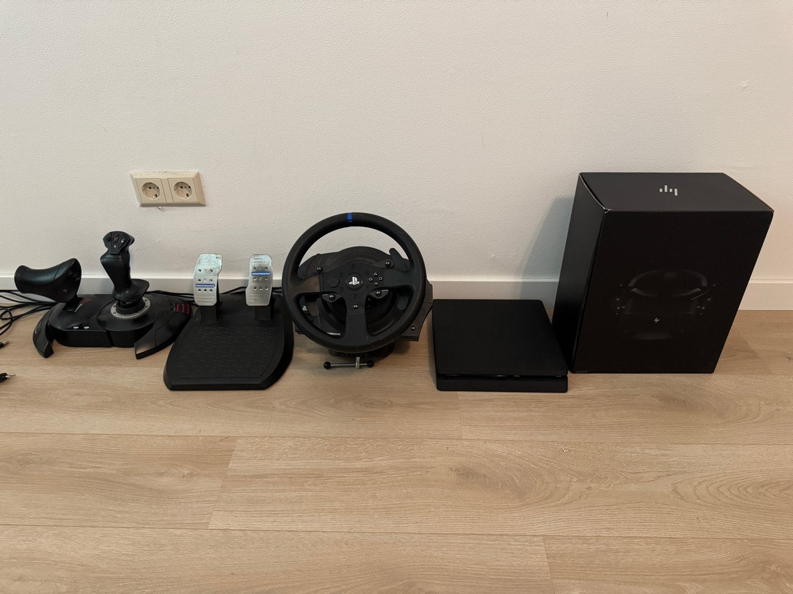 PS4, thrustmaster T150 stuur & T.Flight Hot, hp reverb g2, Spelcomputers en Games, Spelcomputers | Sony PlayStation 4, Gebruikt