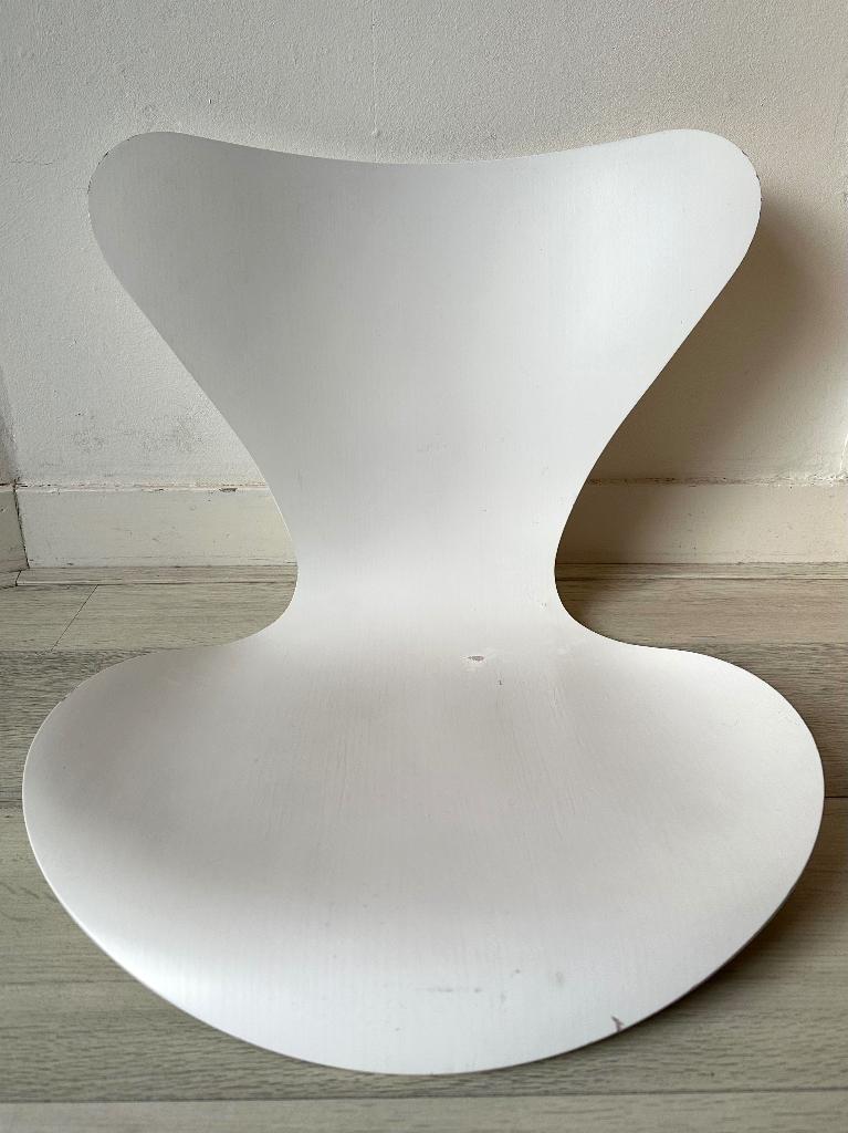 Arne Jacobsen vlinderstoel zitting wit, Huis en Inrichting, Stoelen, Ophalen, Gebruikt, Wit, Eén