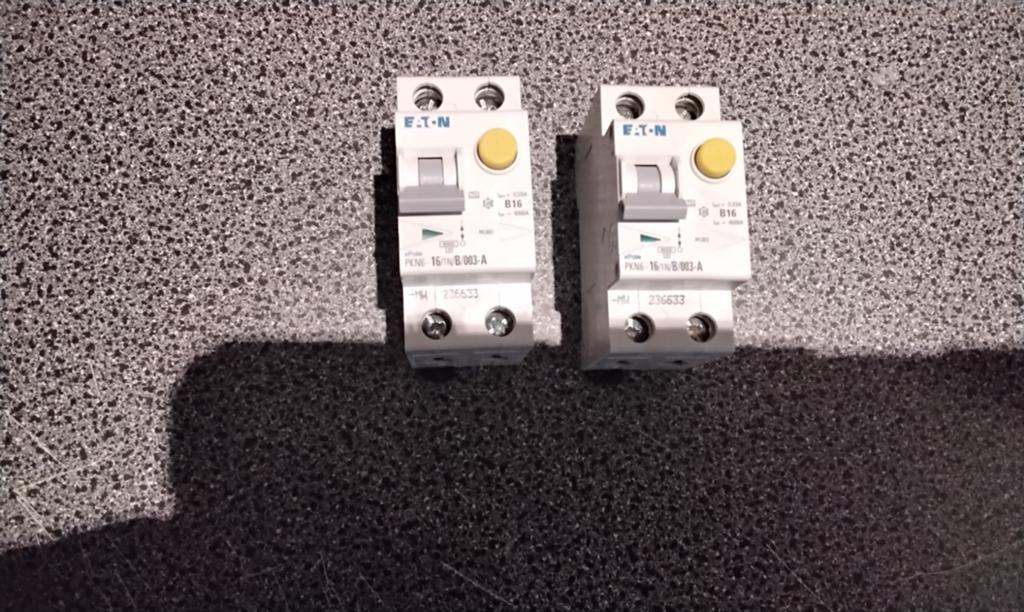 eaton aardlekautomaten 2 stuks 230V /1 stuks 400V nieuw, Hobby en Vrije tijd, Elektronica-componenten, Ophalen